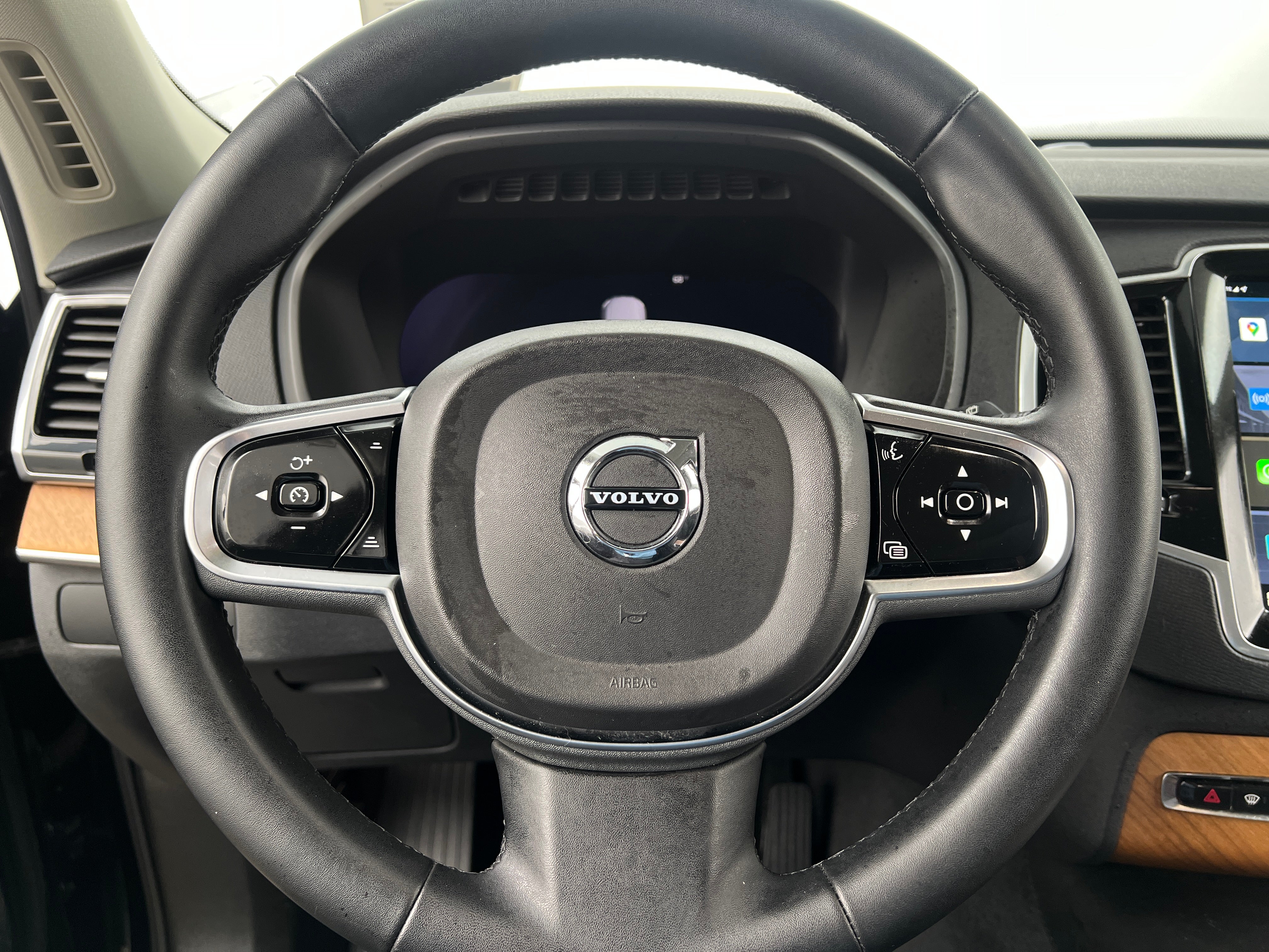 2023 Volvo XC90 B6 Plus 4