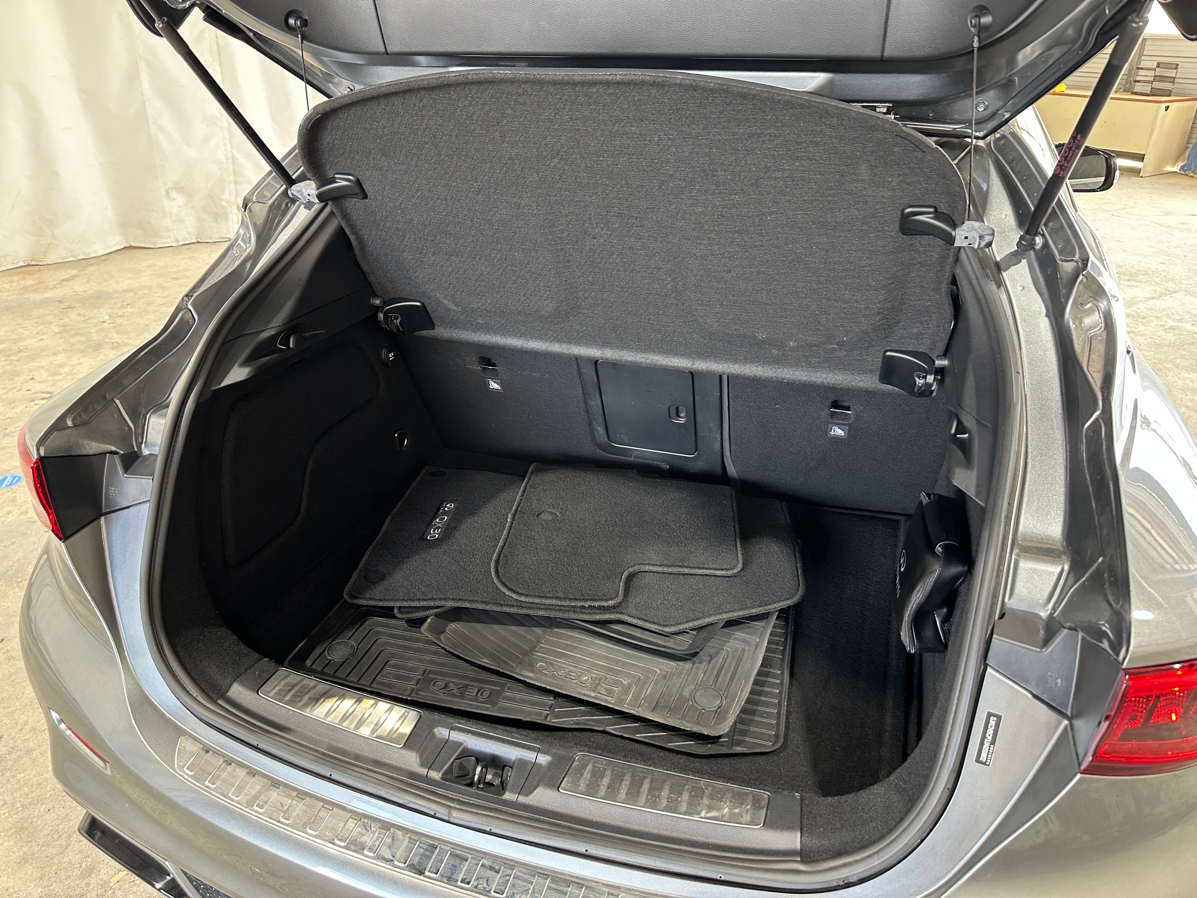 2018 INFINITI QX30 Sport 6
