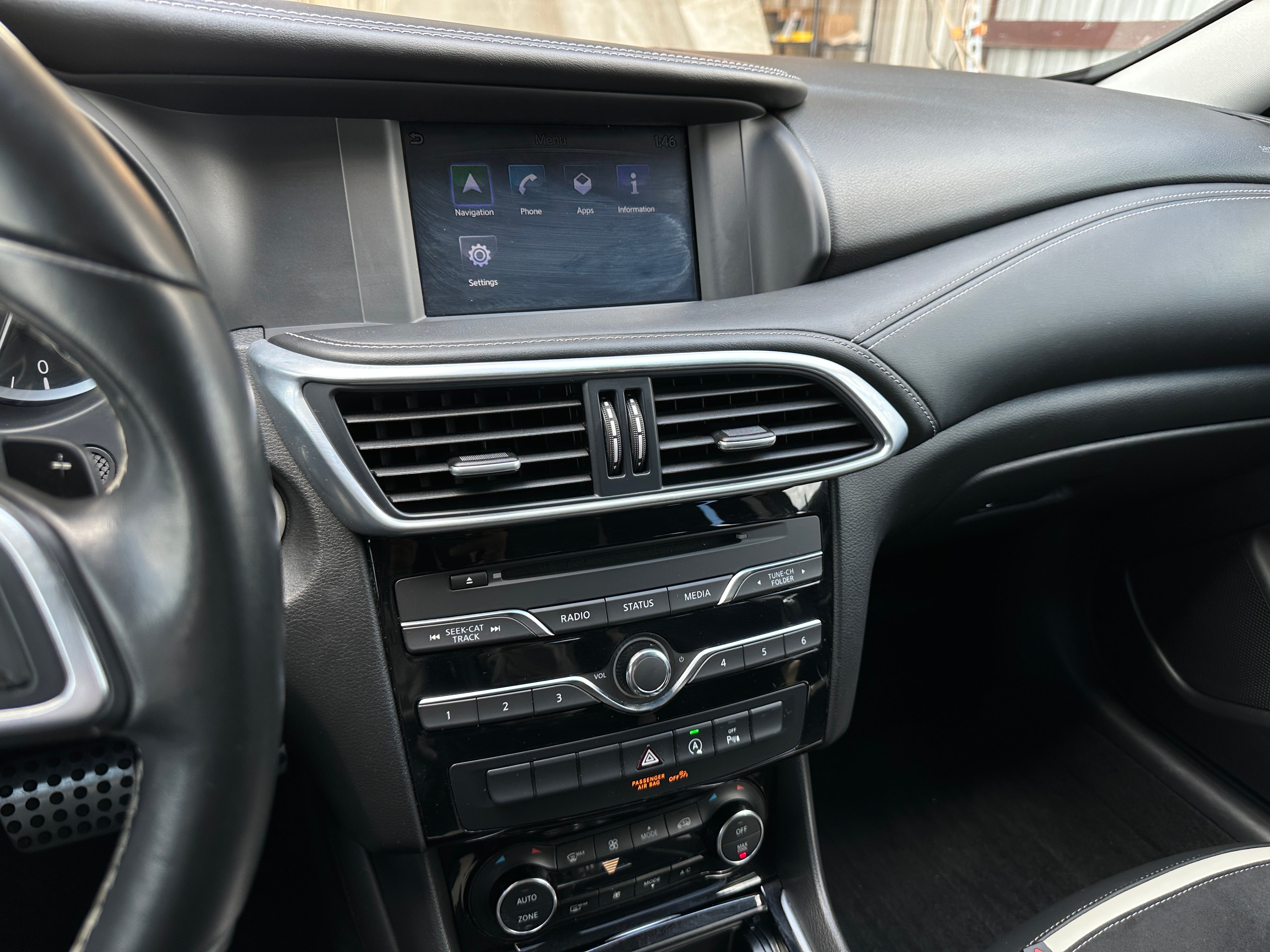 2018 INFINITI QX30 Sport 3