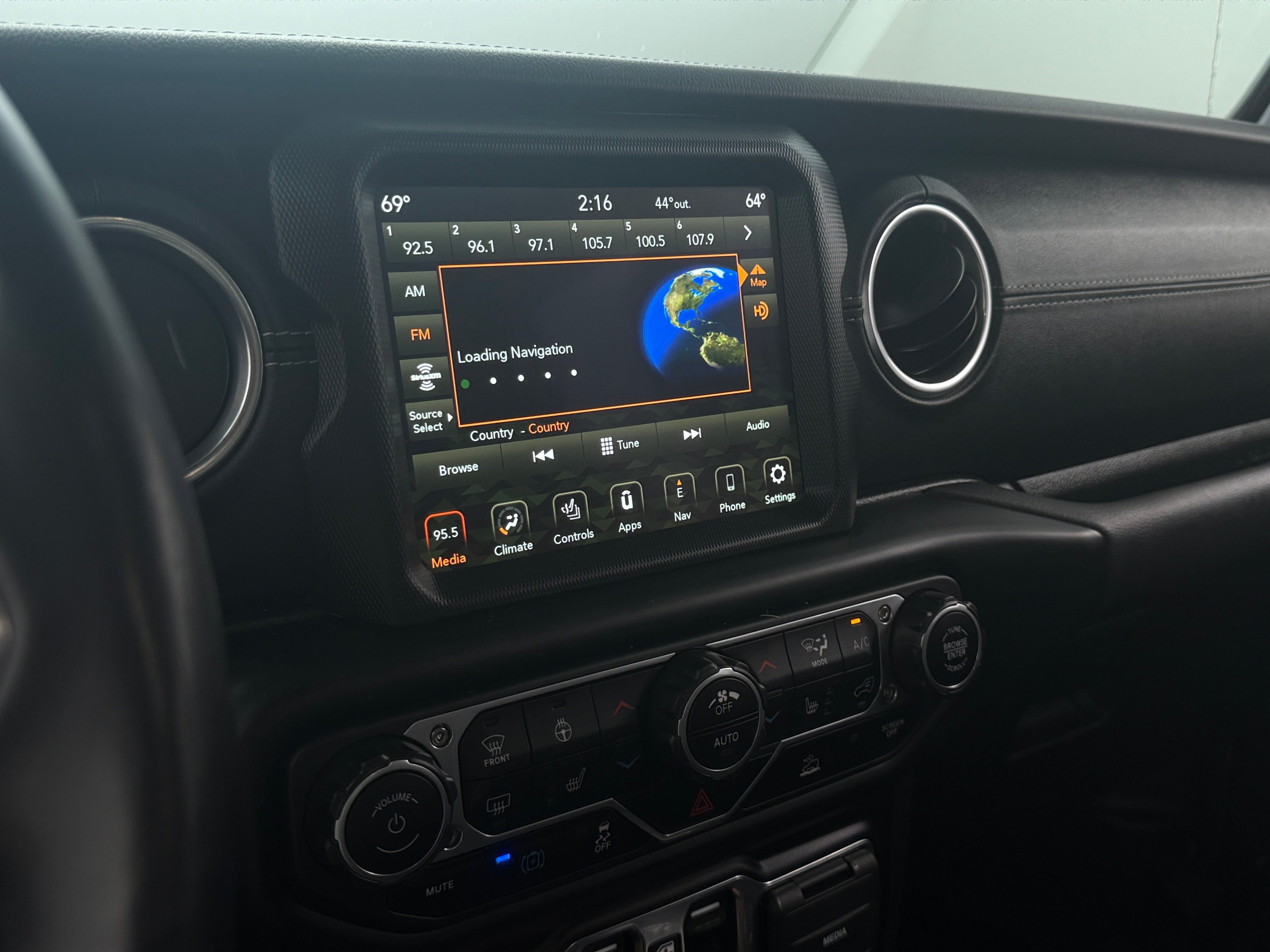 2022 Jeep Wrangler Unlimited Sahara 4xe 3