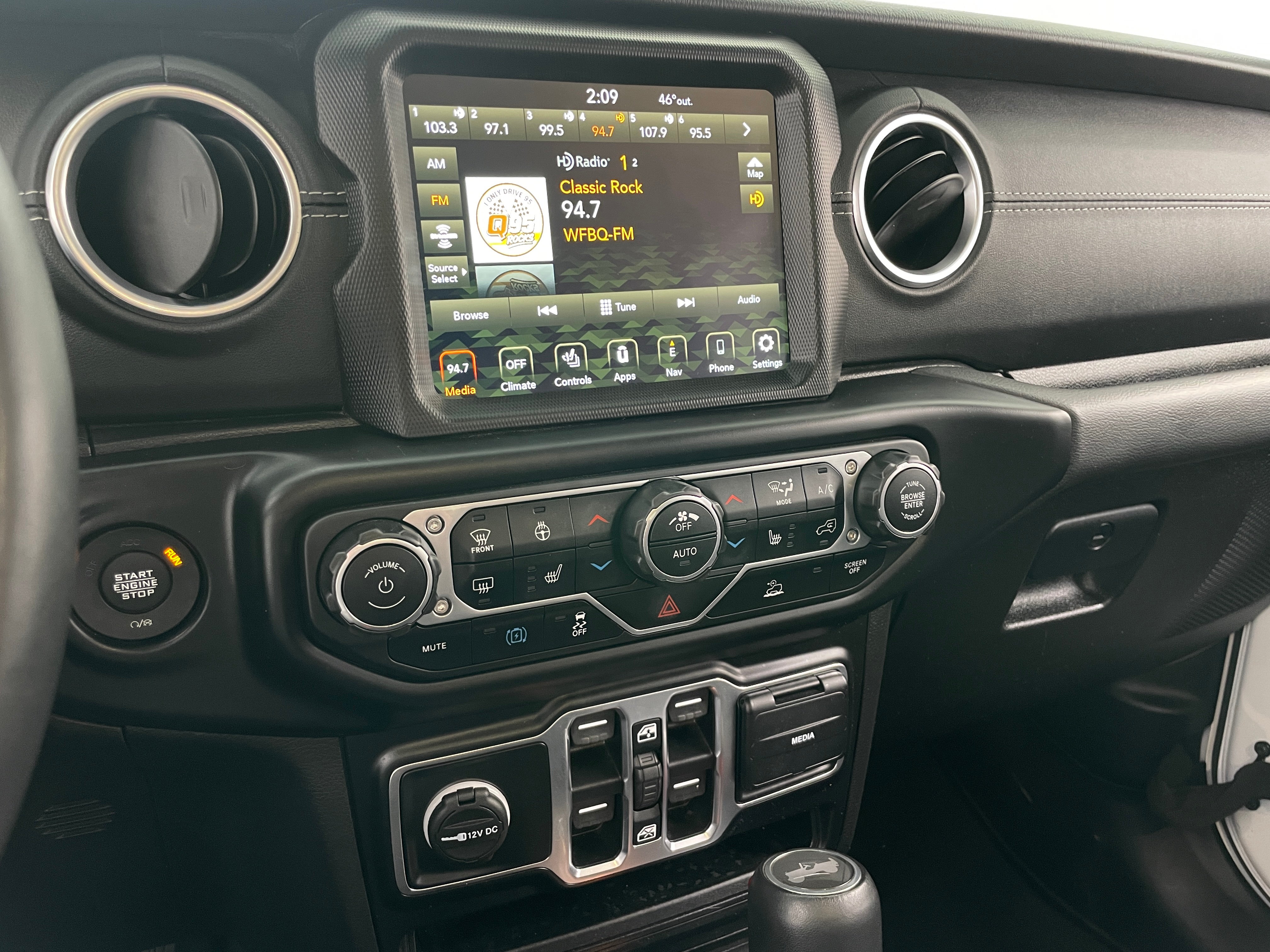 2022 Jeep Wrangler Unlimited Sahara 4xe 3