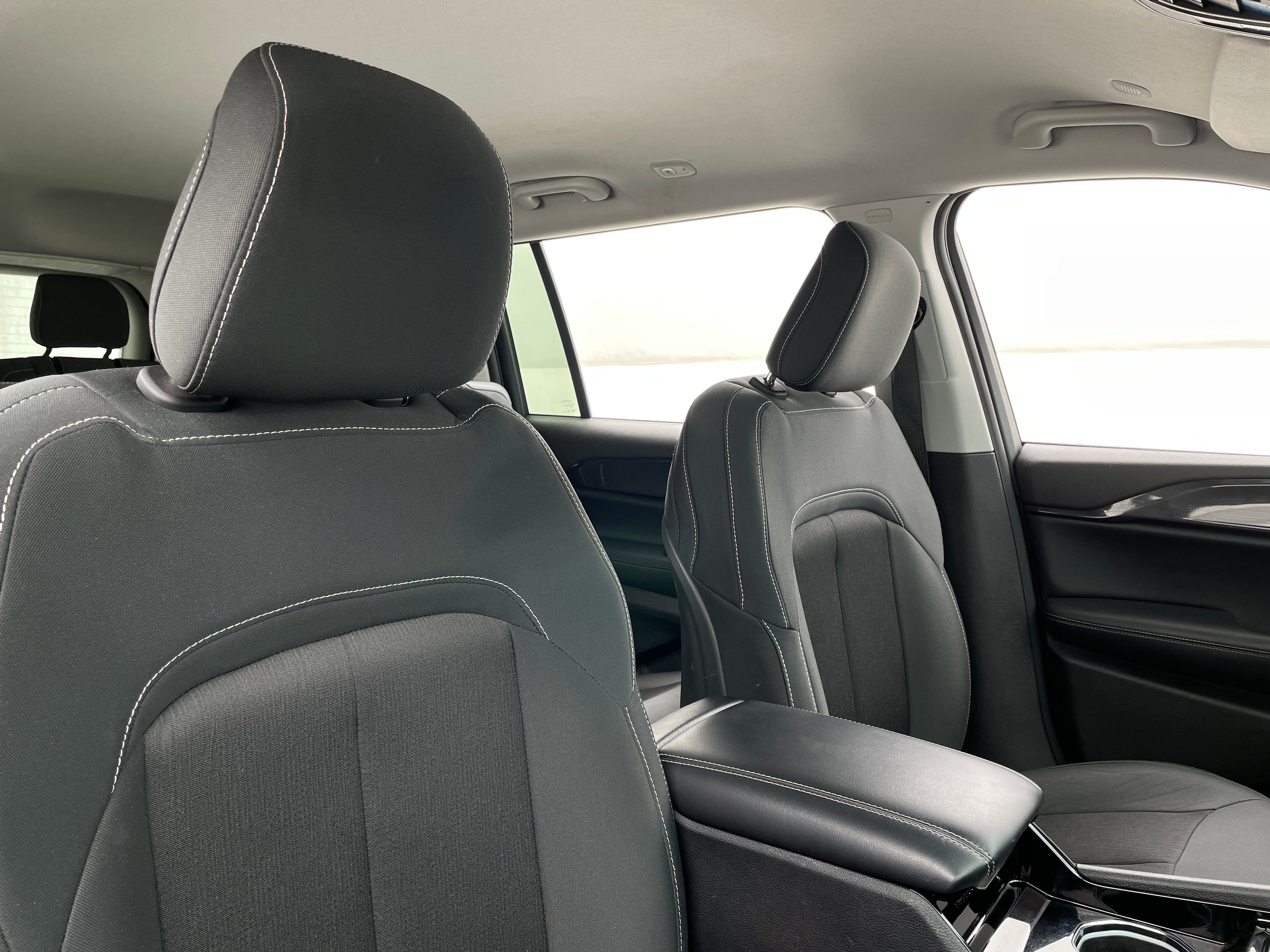 2023 Jeep Grand Cherokee L Laredo 2