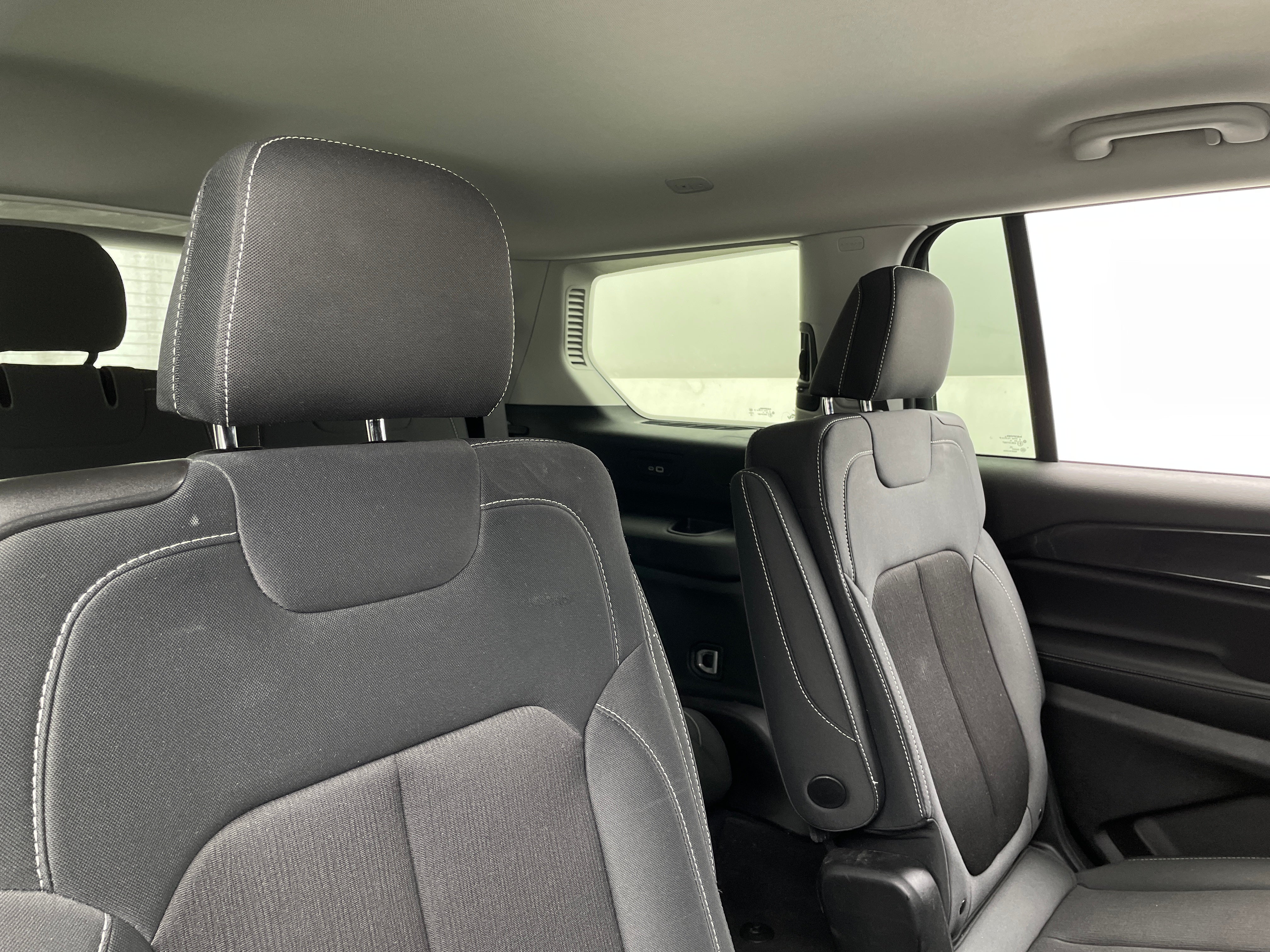 2023 Jeep Grand Cherokee L Laredo 6