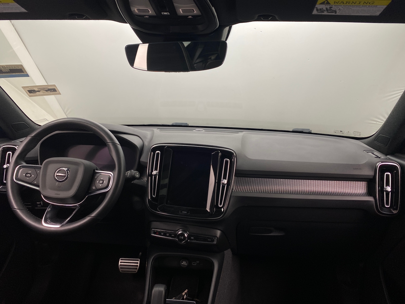 Thumbnail: 2022 Volvo XC40 - 3