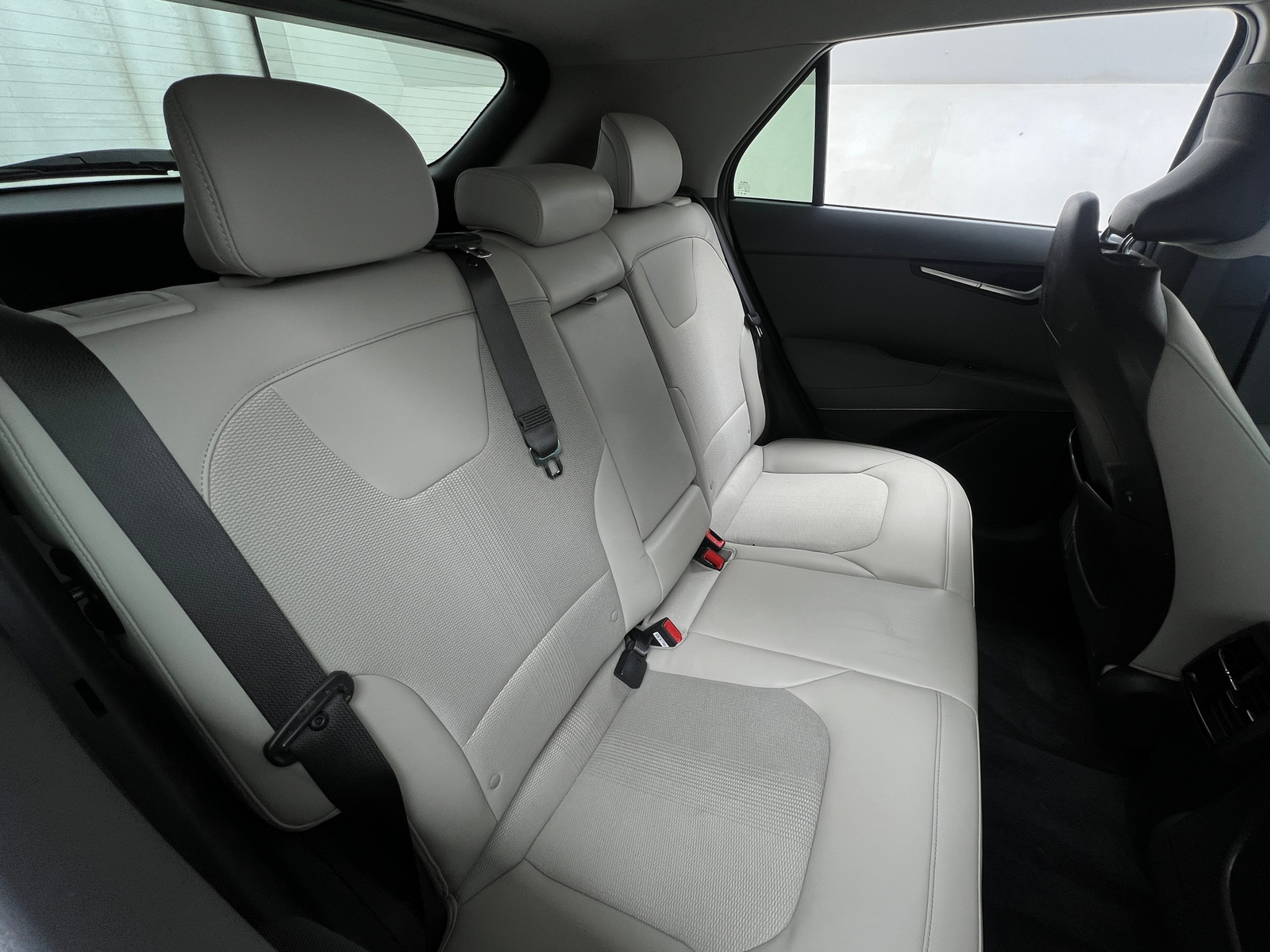 Thumbnail: 2023 Kia Niro - 5