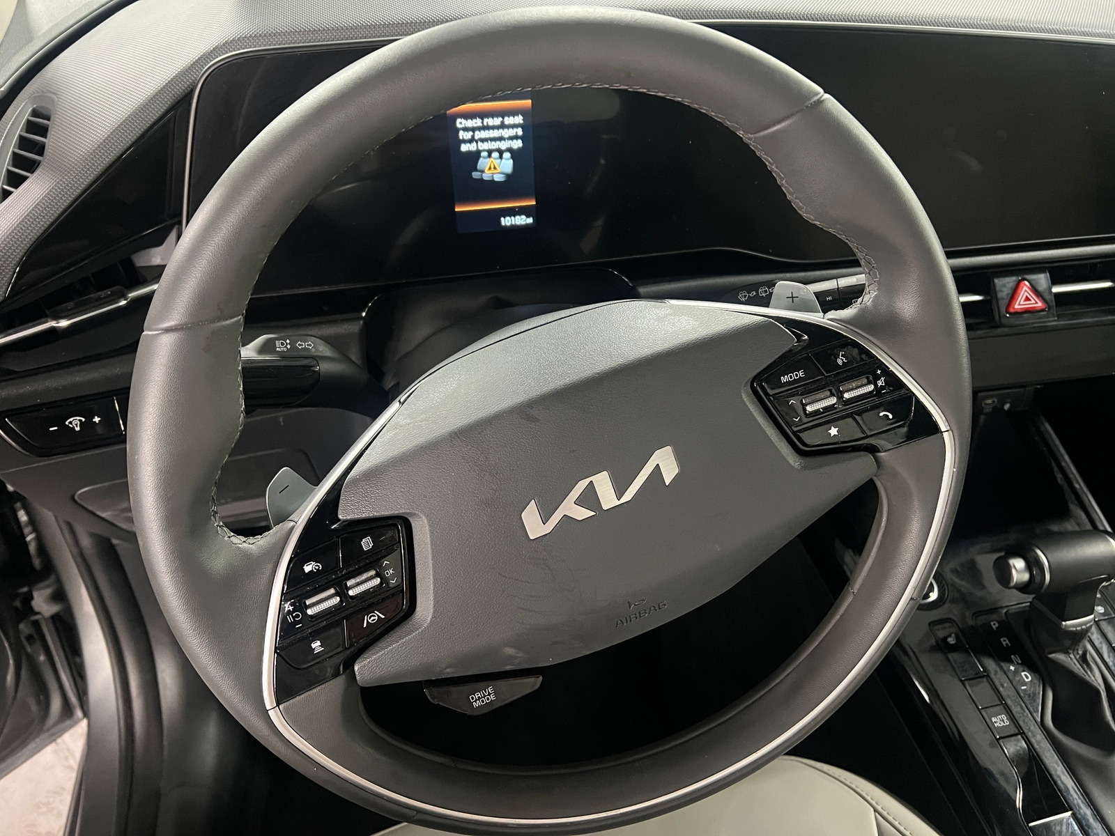 Thumbnail: 2023 Kia Niro - 4