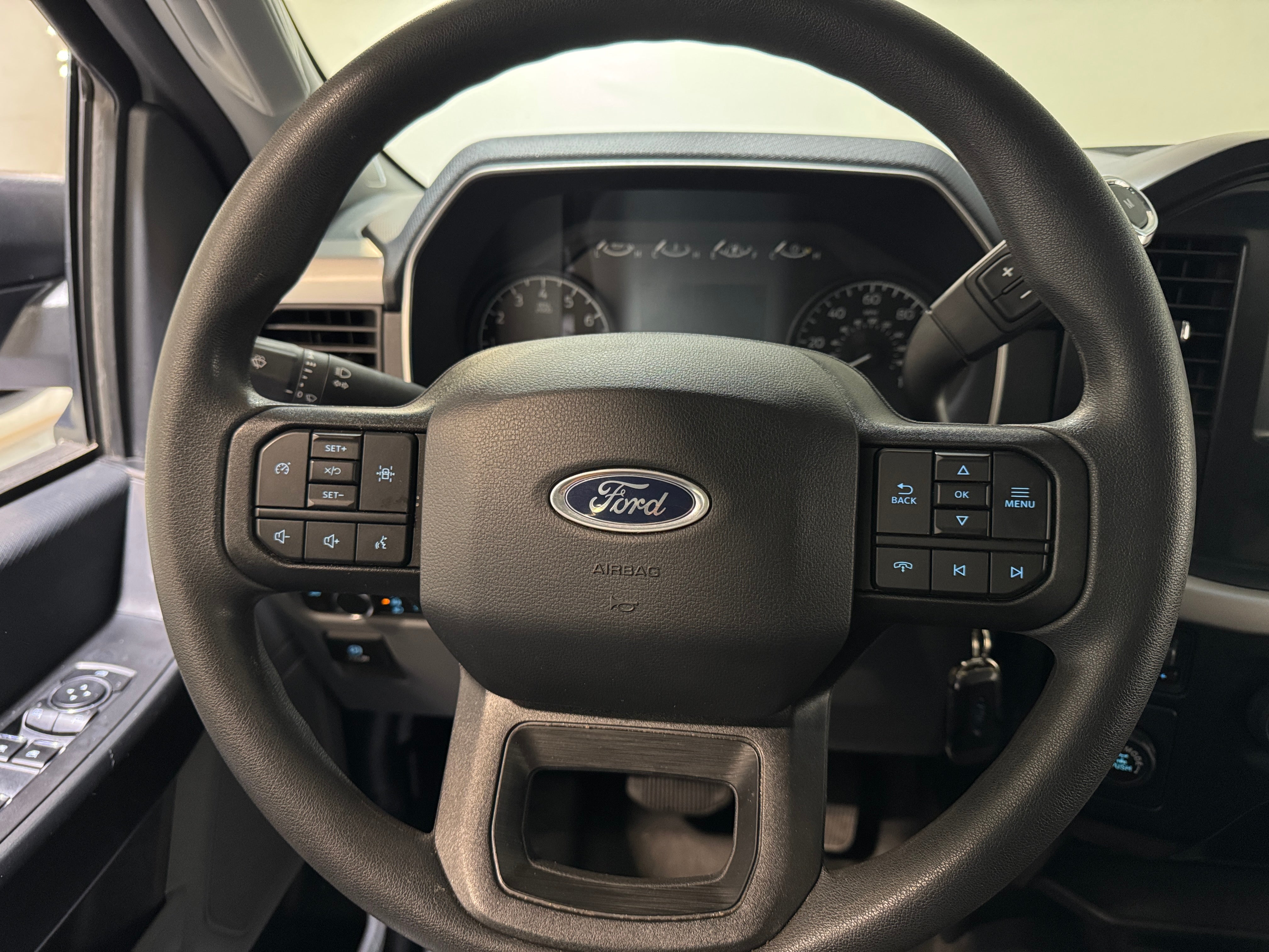 2023 Ford Econoline E-150 5