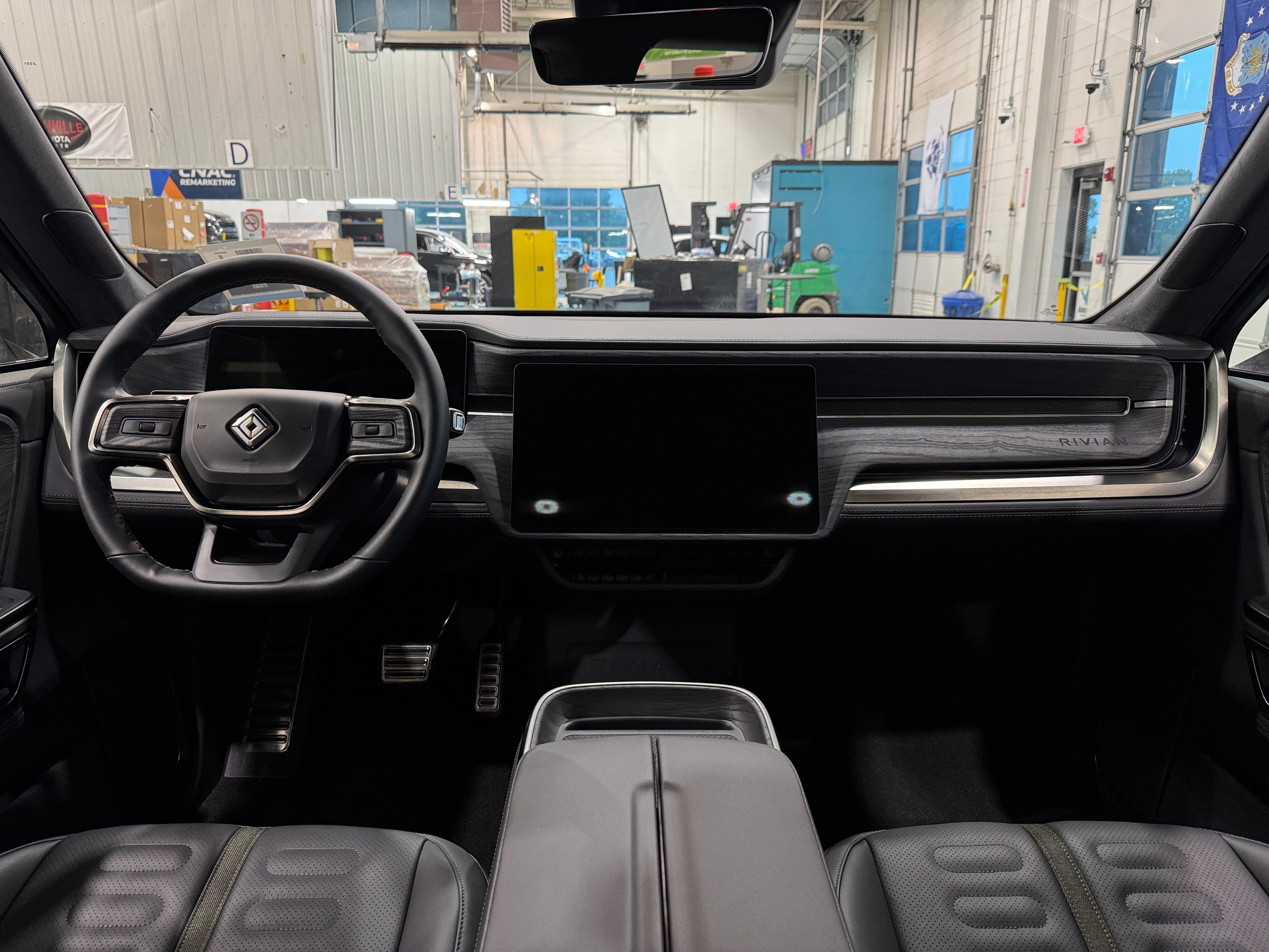 2023 Rivian R1S Adventure 2