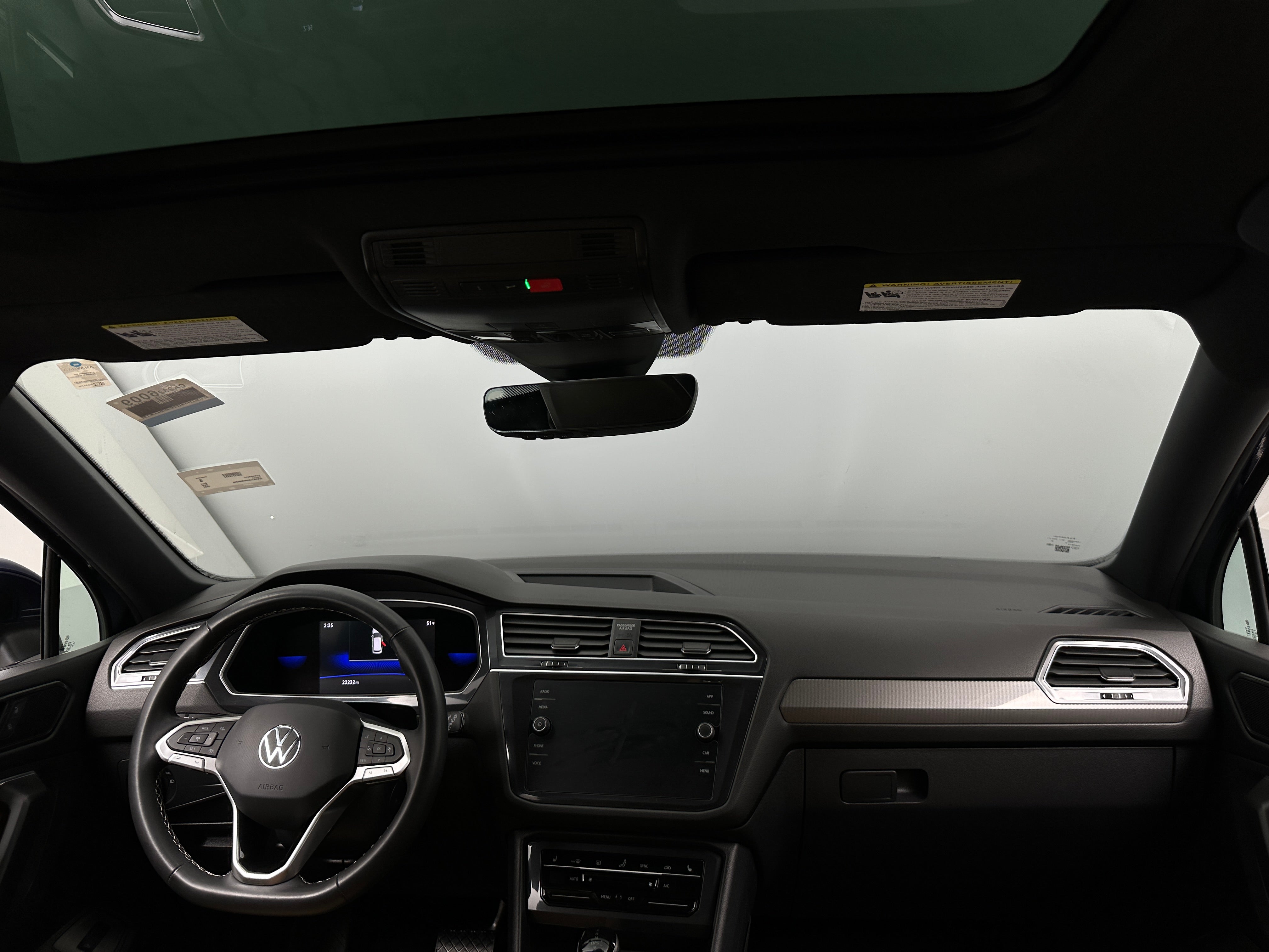 2022 Volkswagen Tiguan SE 2