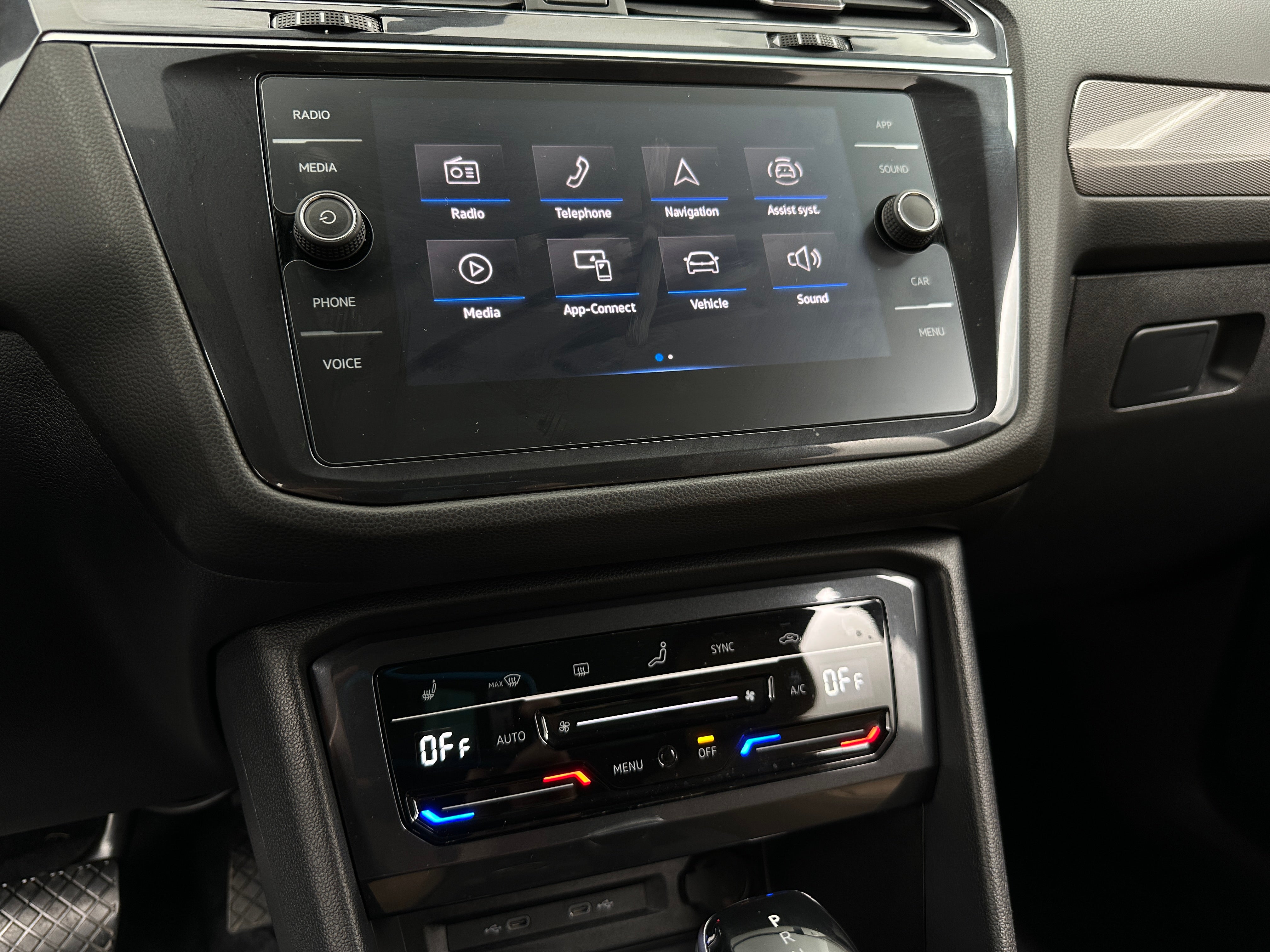 2022 Volkswagen Tiguan SE 3