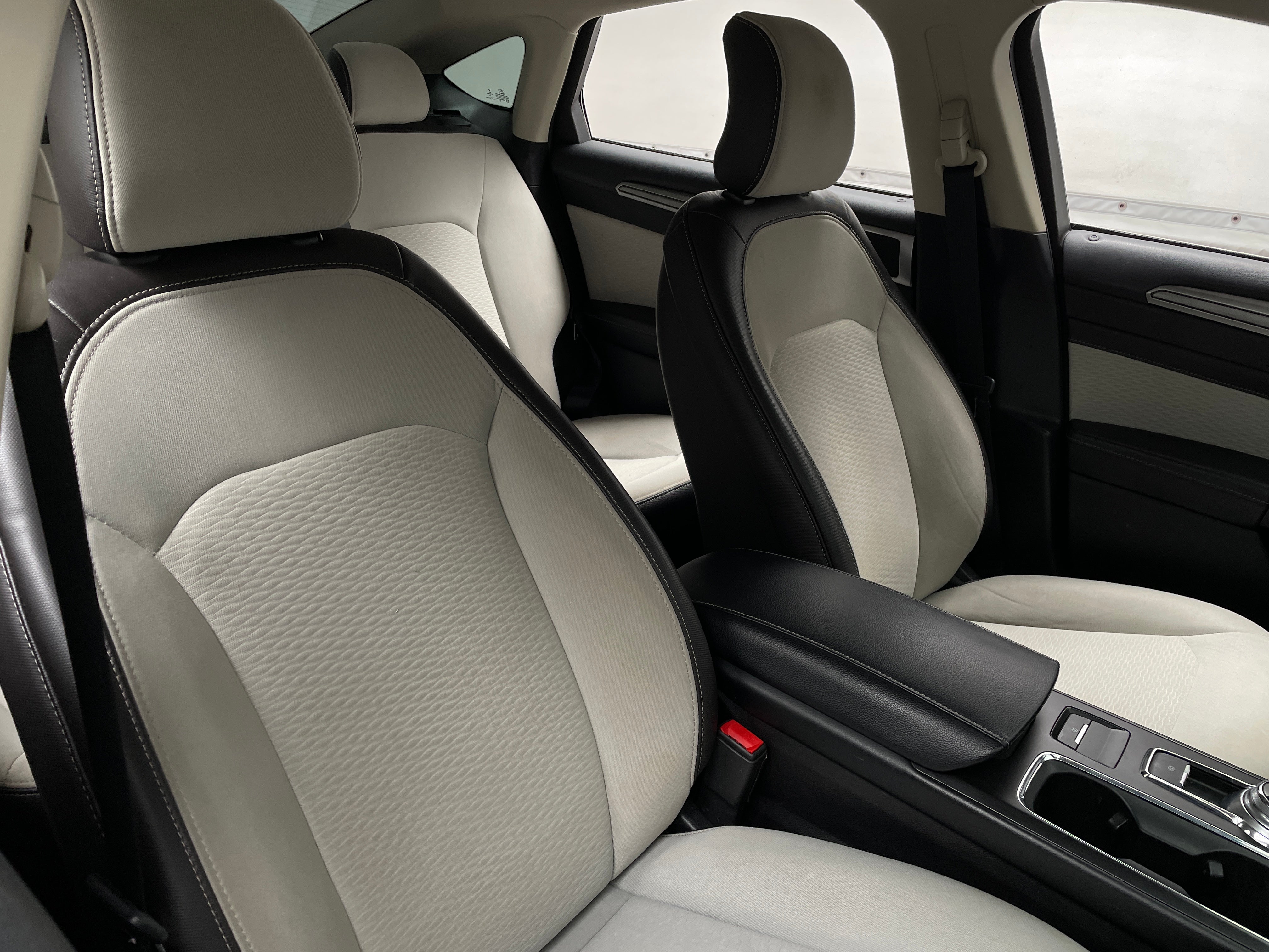 2019 Ford Fusion SE 2