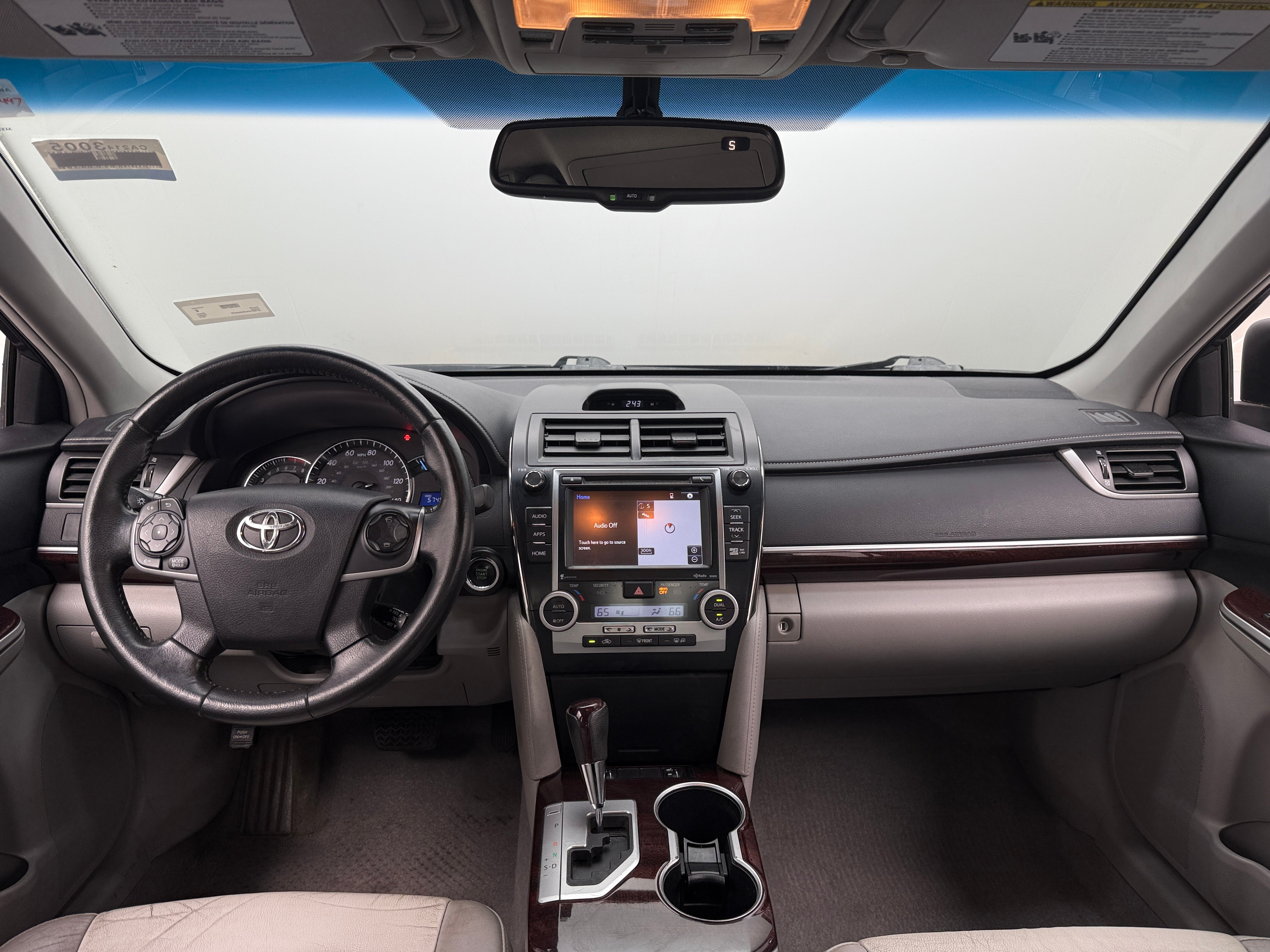 2014 Toyota Camry XLE 2