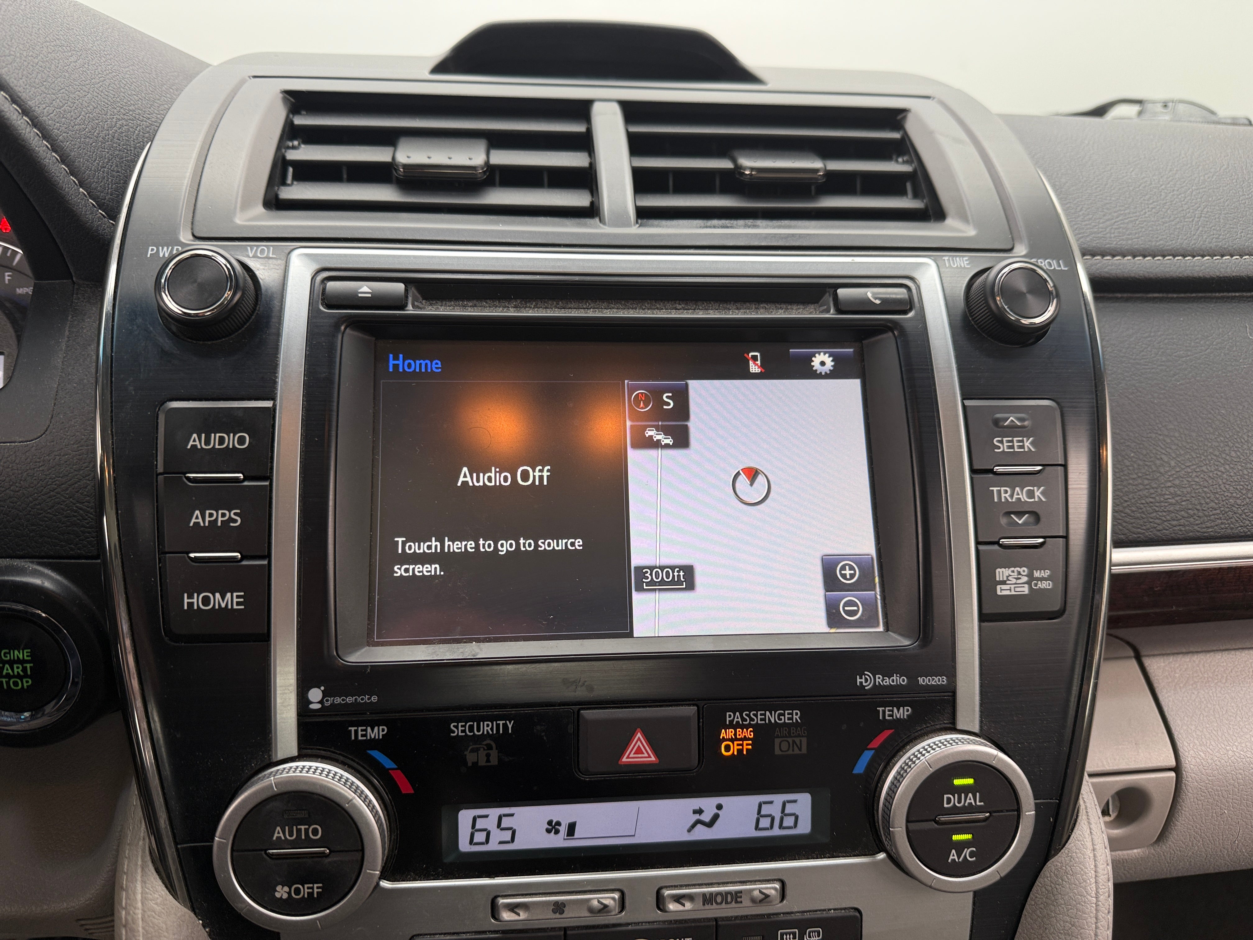 2014 Toyota Camry XLE 3