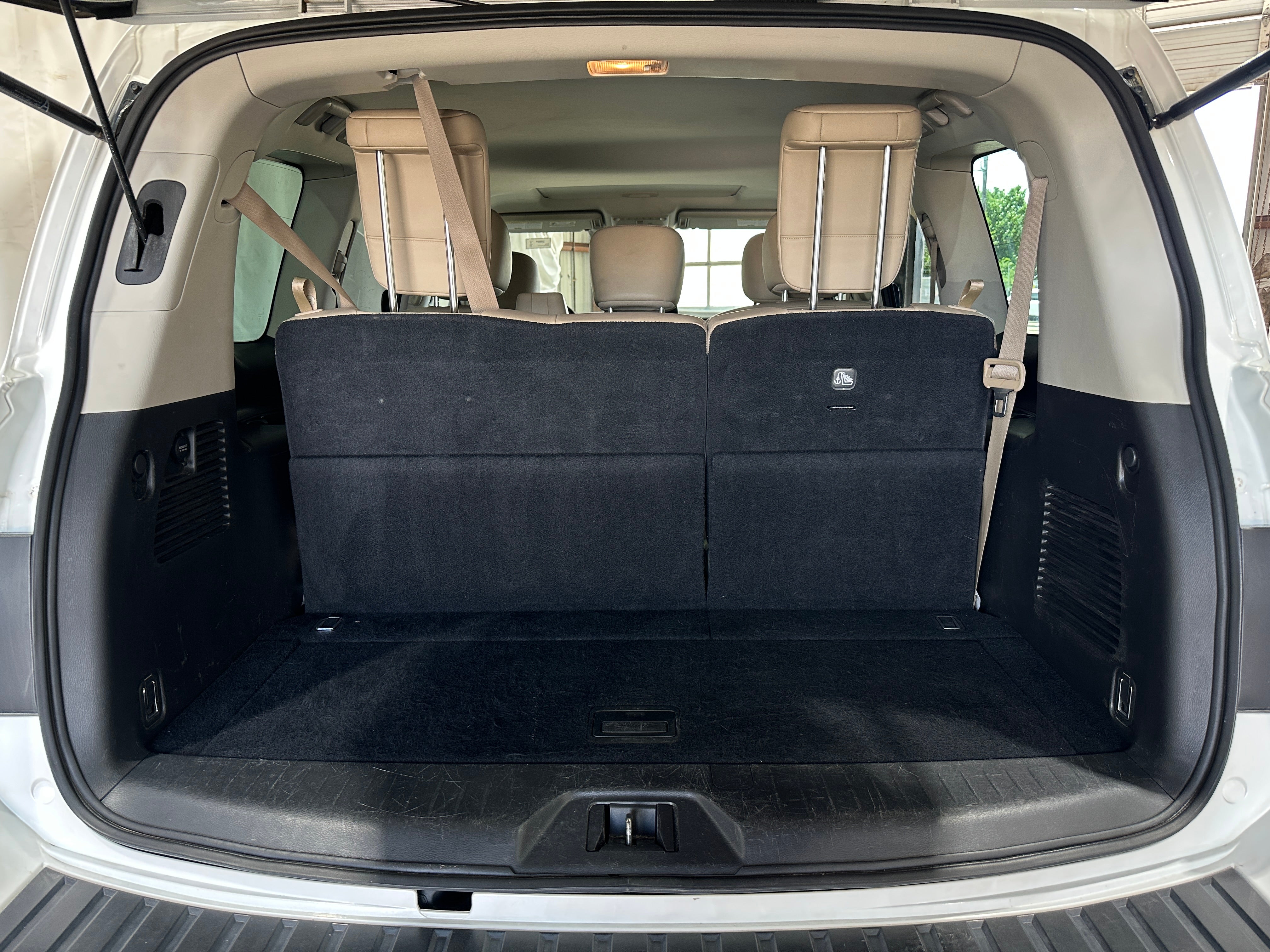 2023 Nissan Armada SL 6