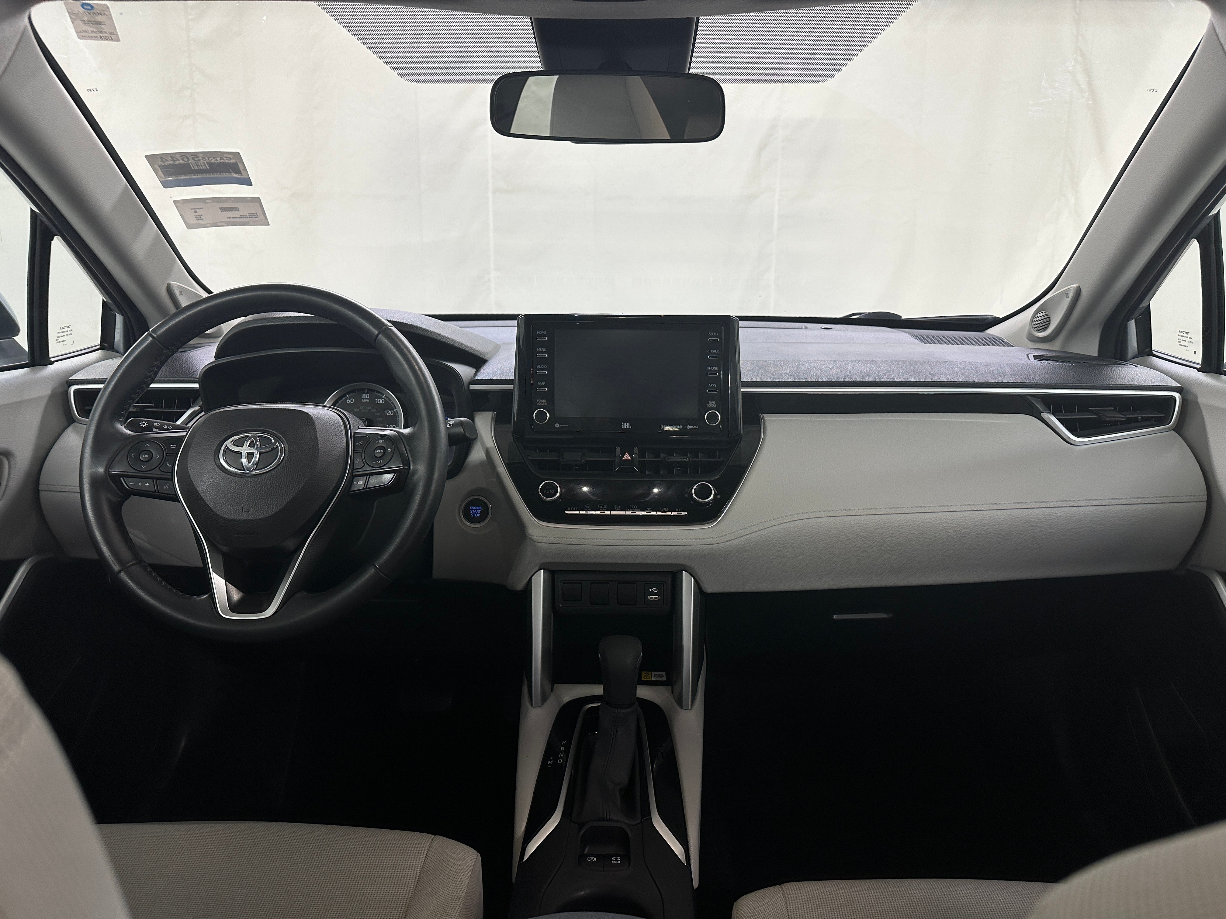2022 Toyota Corolla Cross LE 3