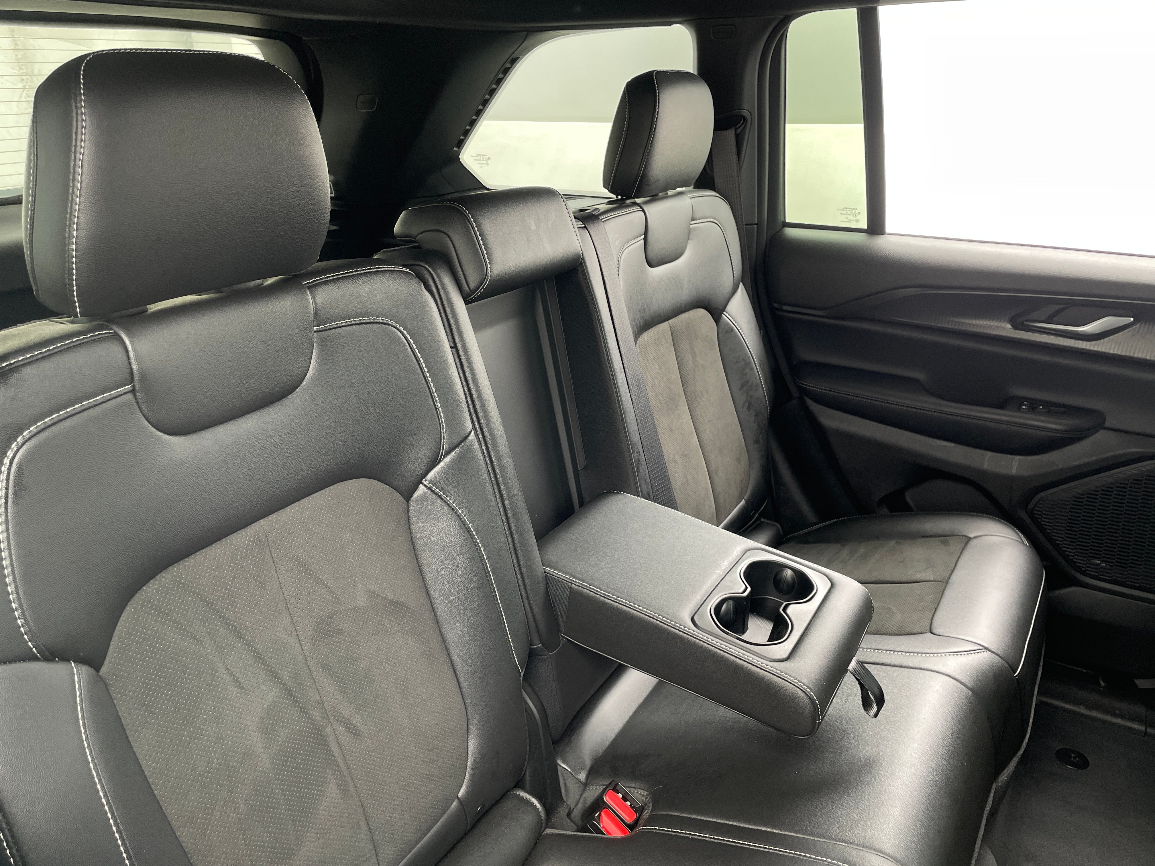 2023 Jeep Grand Cherokee Altitude 6