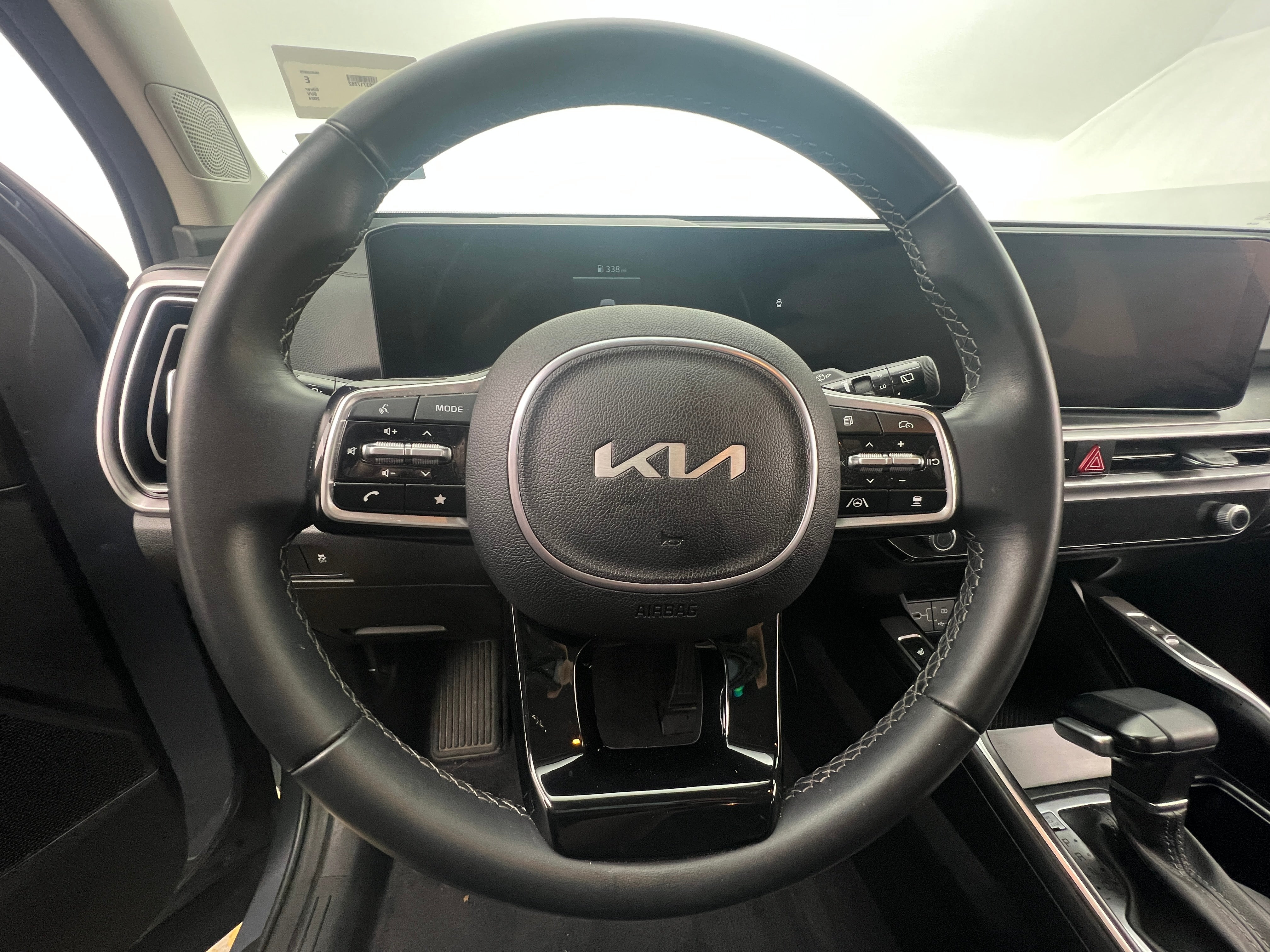 2024 Kia Sorento S 4