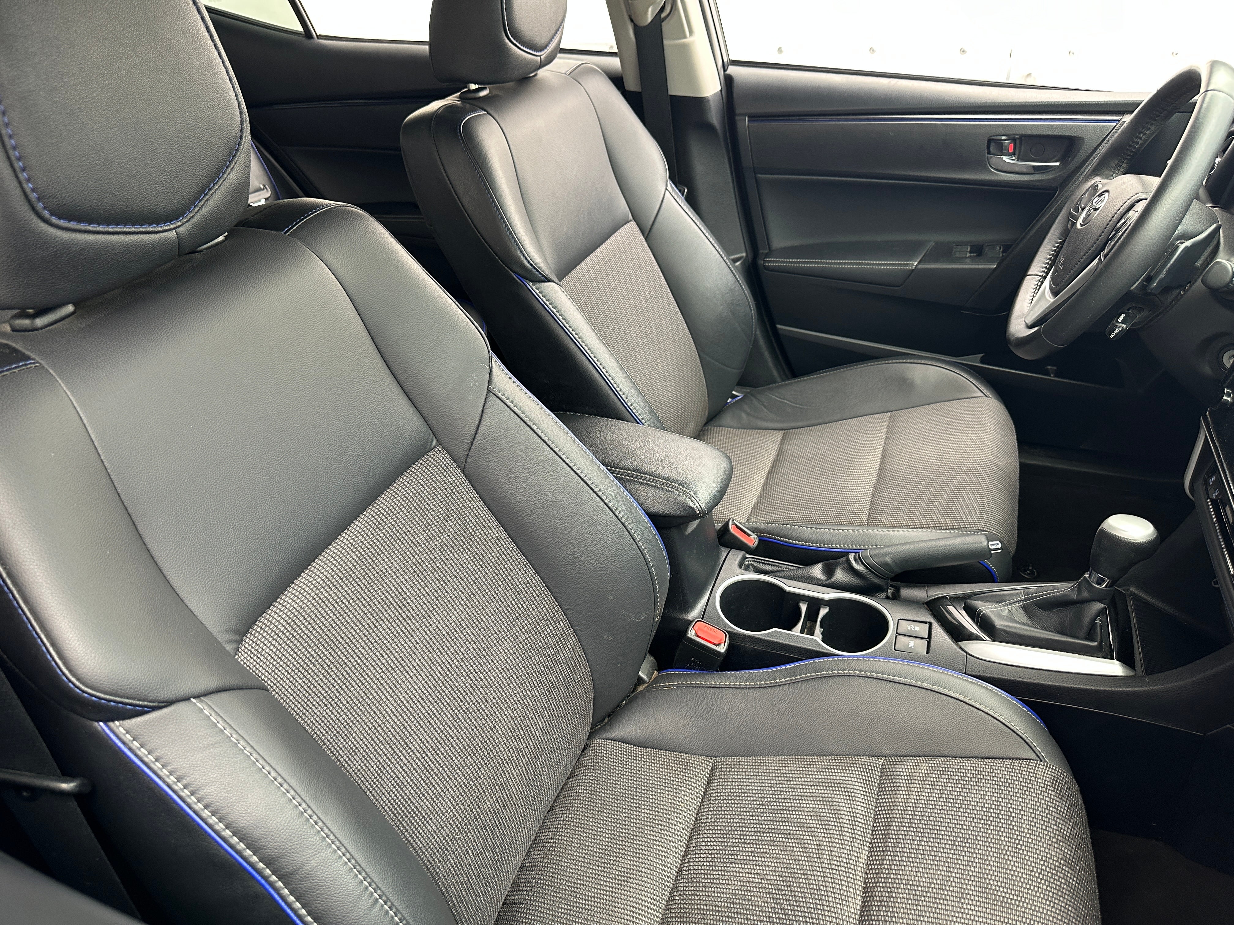 2018 Toyota Corolla SE 2