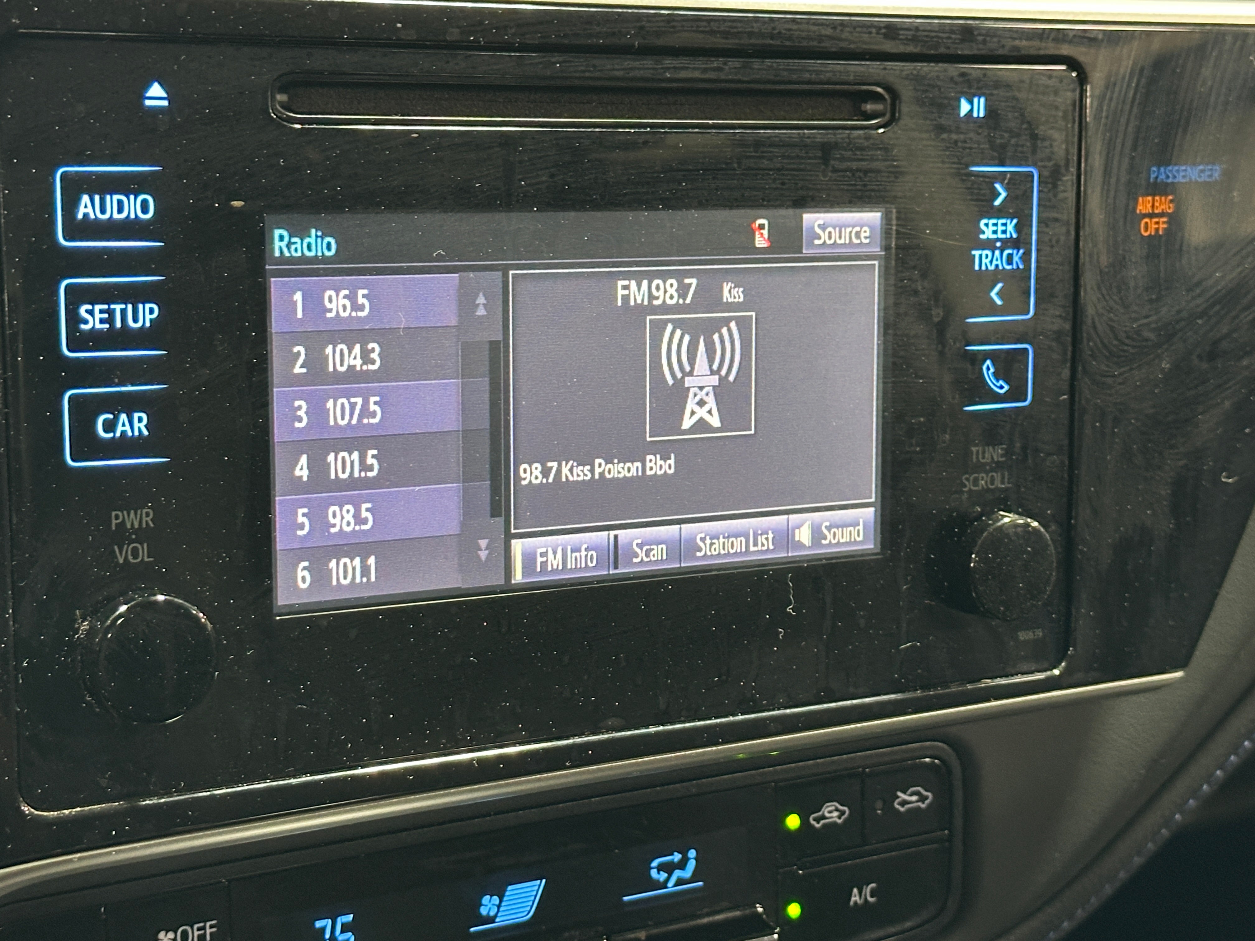 2018 Toyota Corolla SE 4
