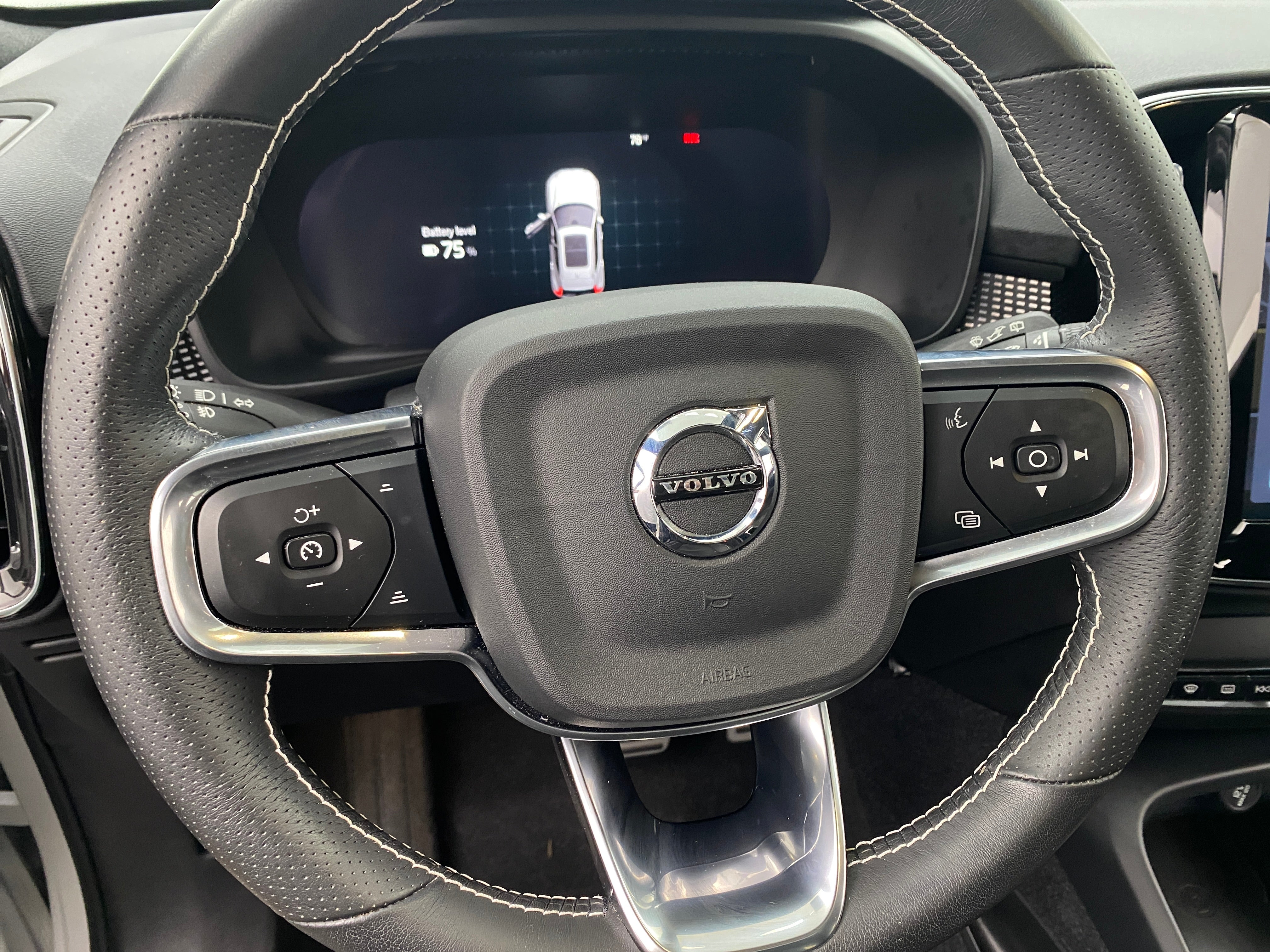2021 Volvo XC40 Recharge Core 4