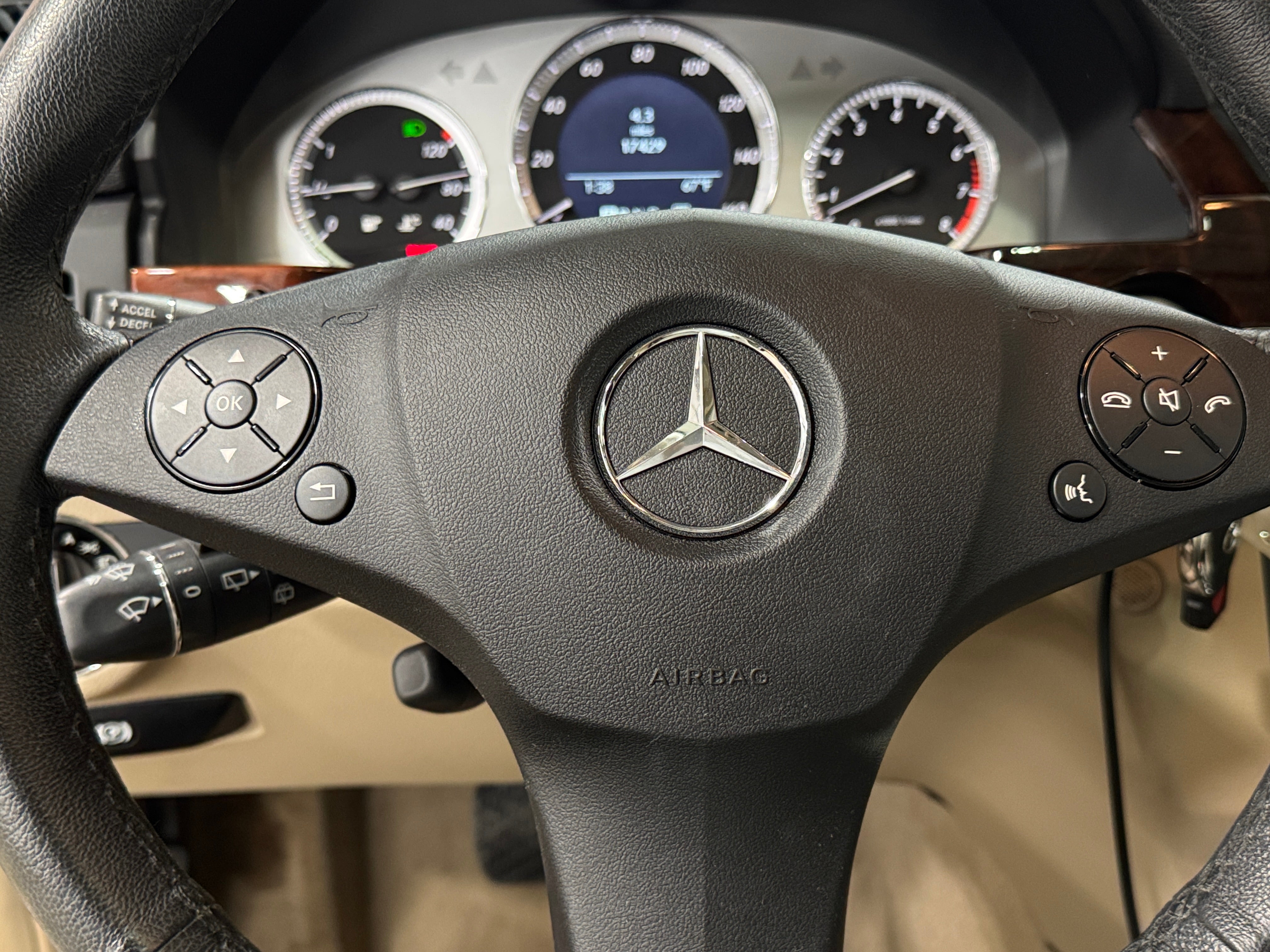 2010 Mercedes-Benz GLK 350 4MATIC 4