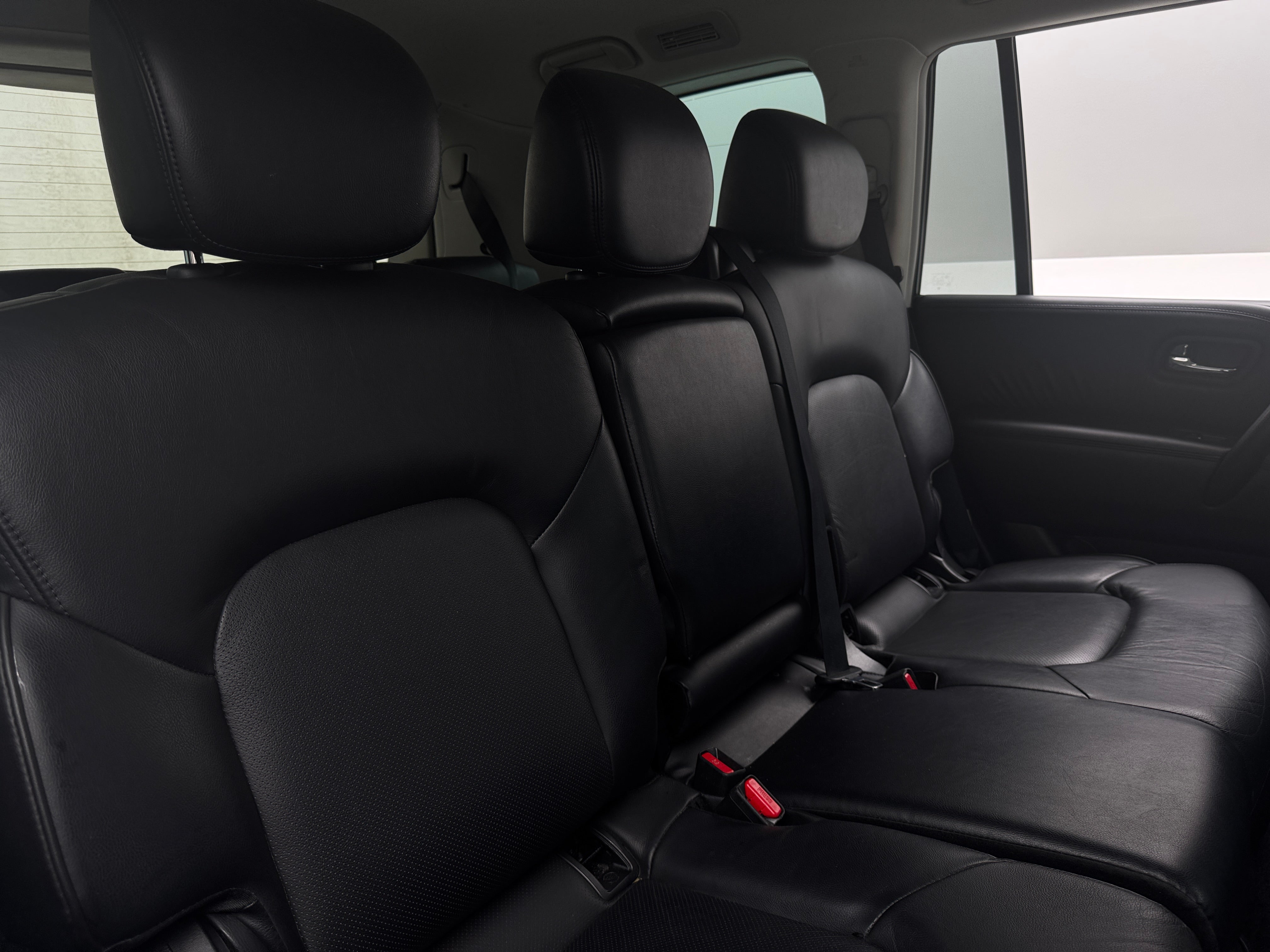 2023 Nissan Armada SL 5