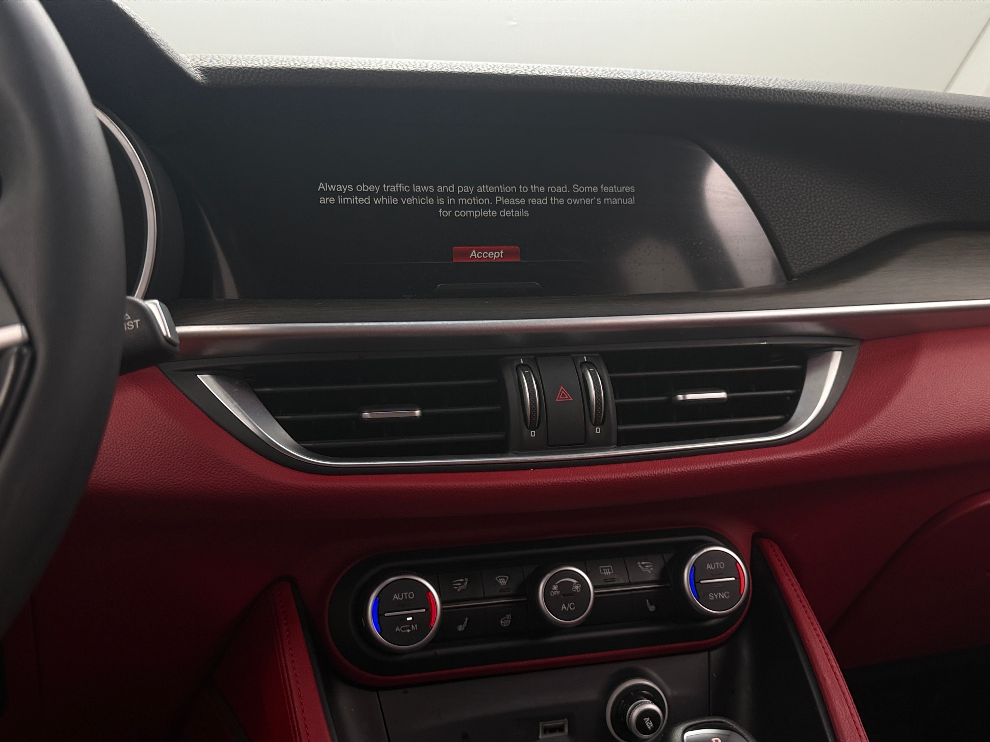 2019 Alfa Romeo Stelvio Ti 3