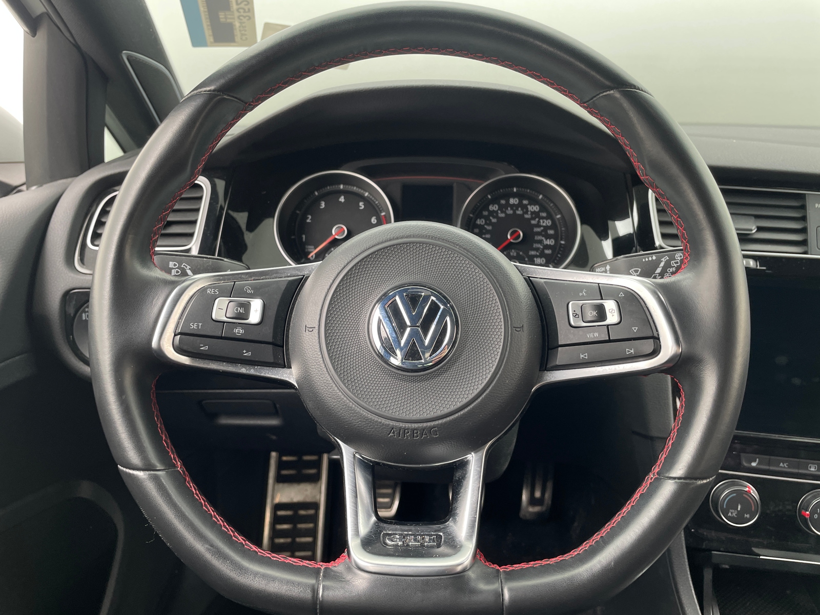 Thumbnail: 2019 Volkswagen Golf - 4