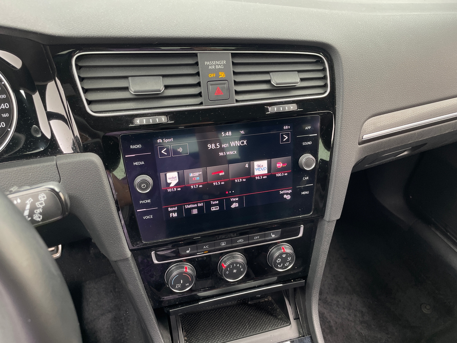 Thumbnail: 2019 Volkswagen Golf - 3