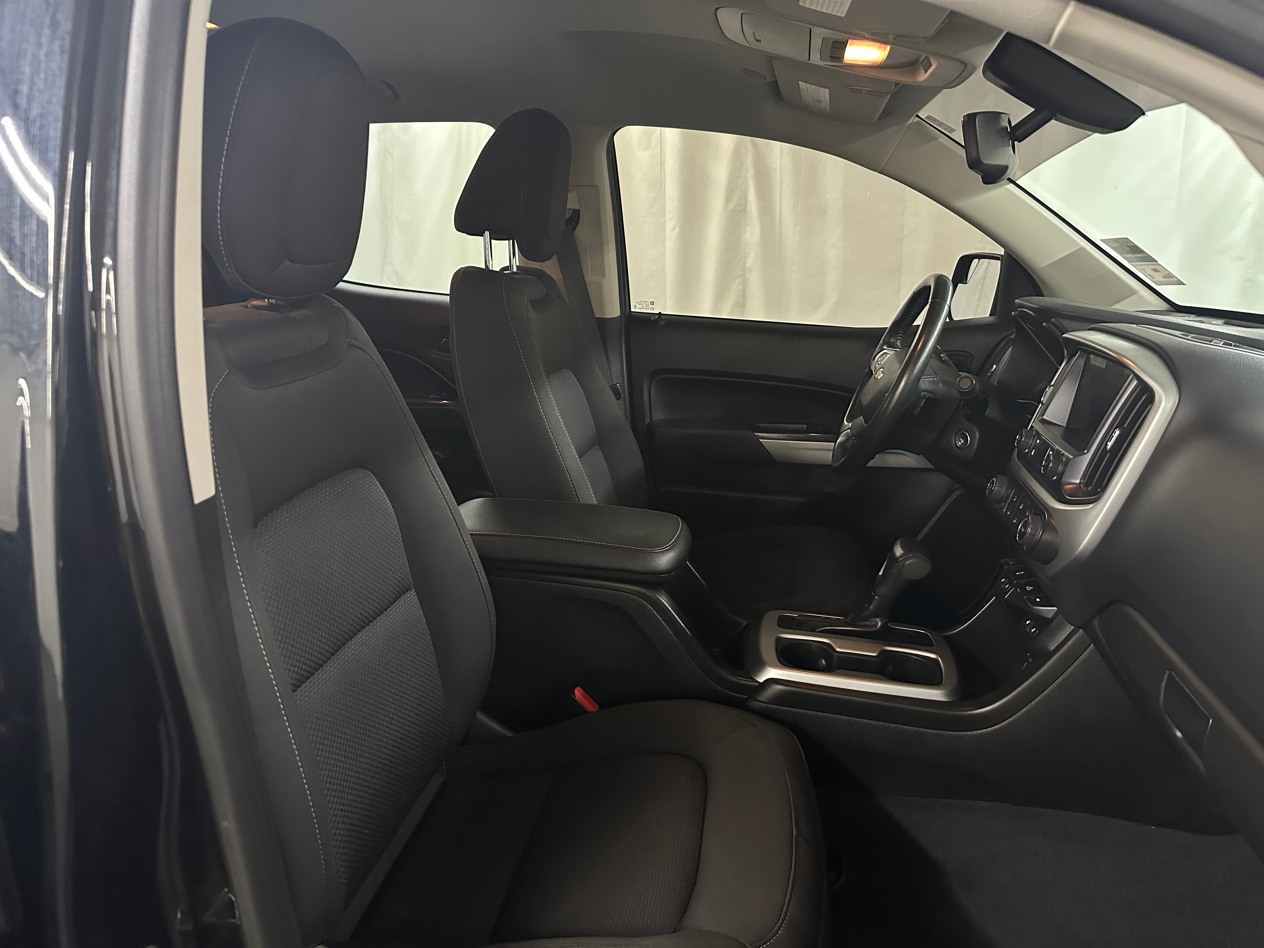 2021 Chevrolet Colorado LT 2