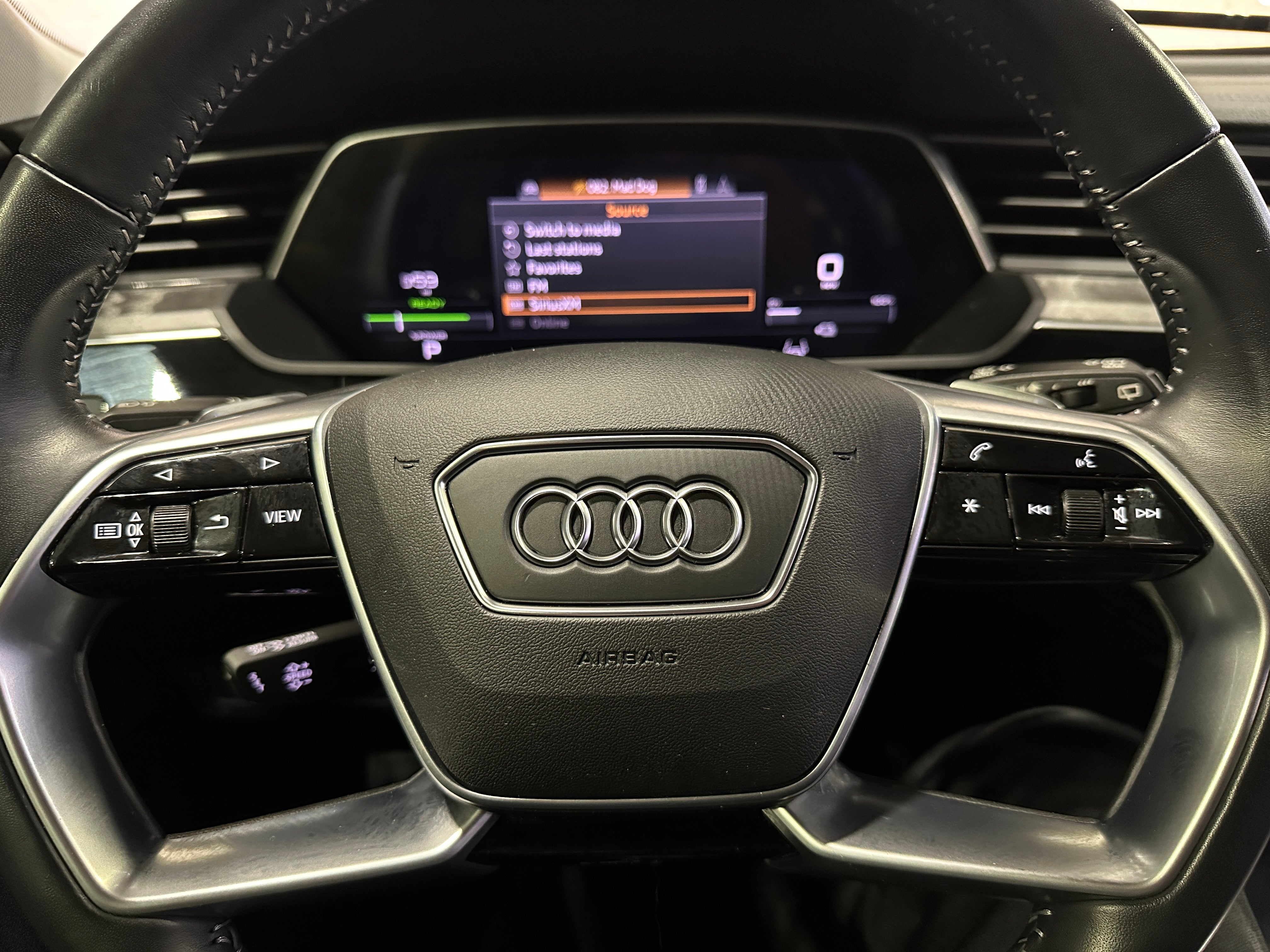2021 Audi e-tron Premium 4