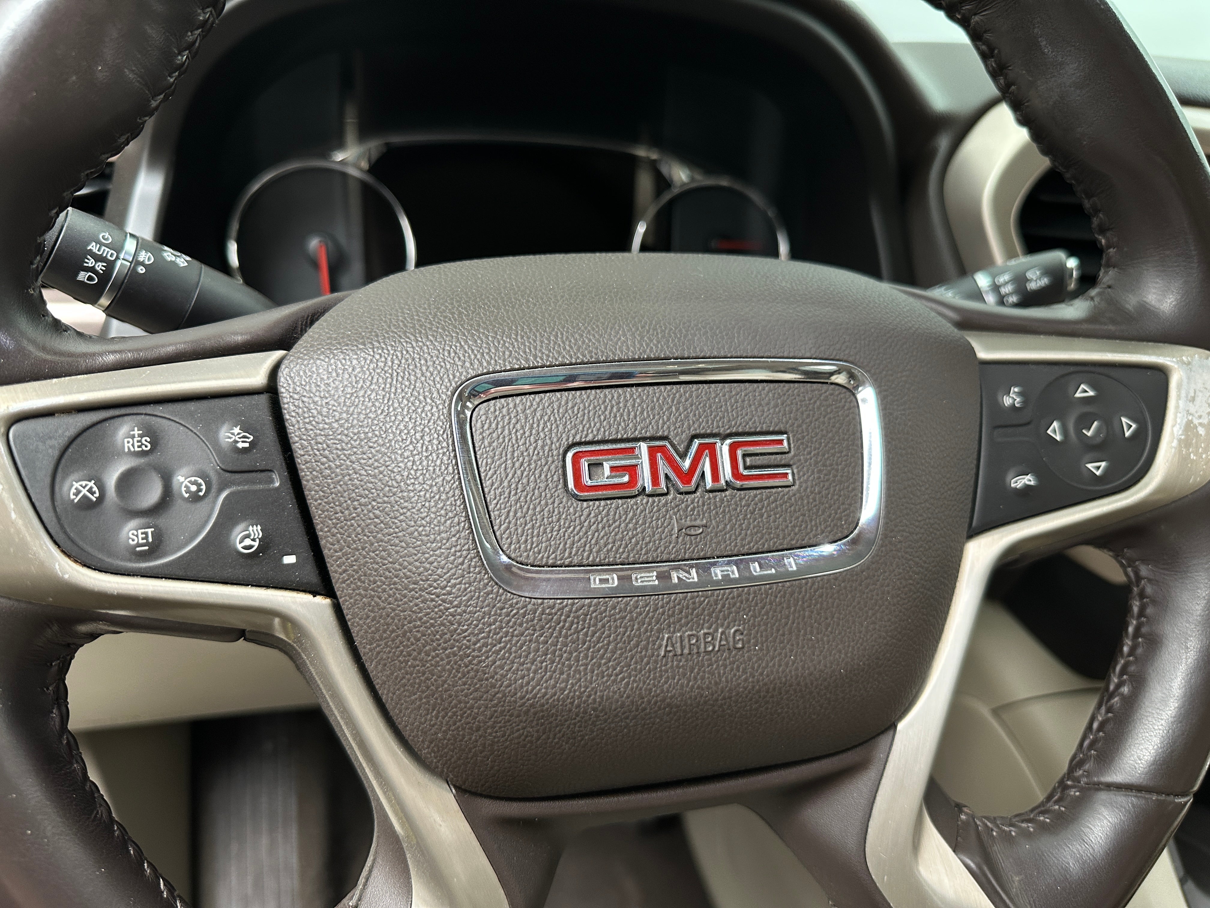2018 GMC Acadia Denali 4