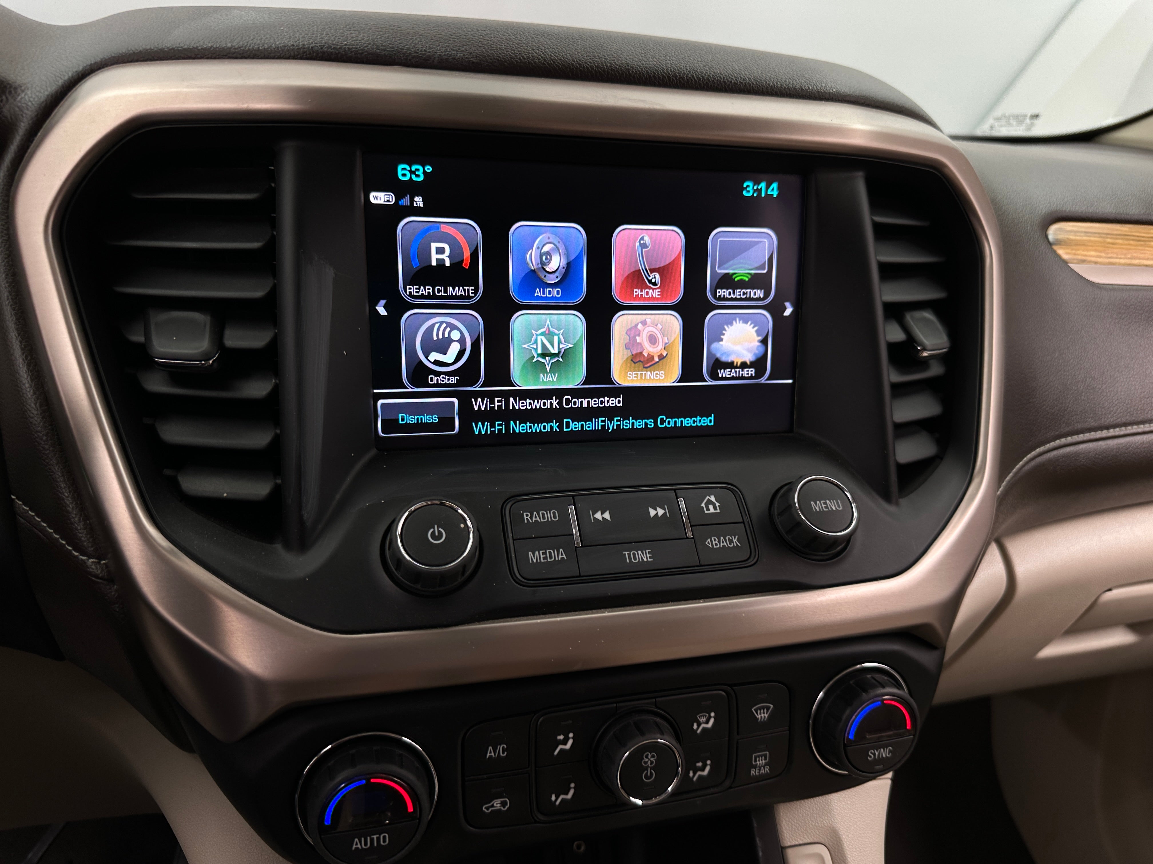 2018 GMC Acadia Denali 3
