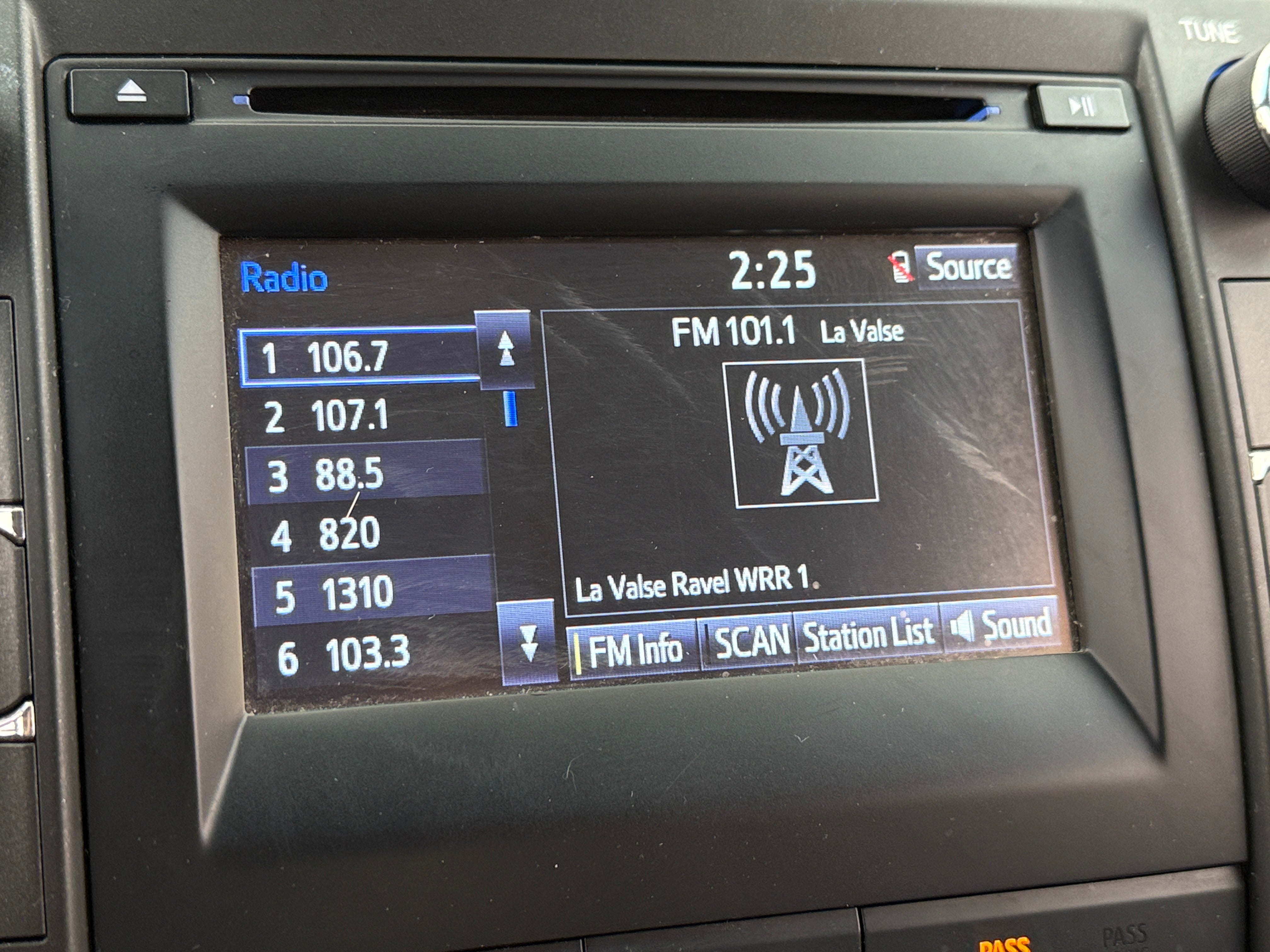 2015 Toyota Camry LE 4
