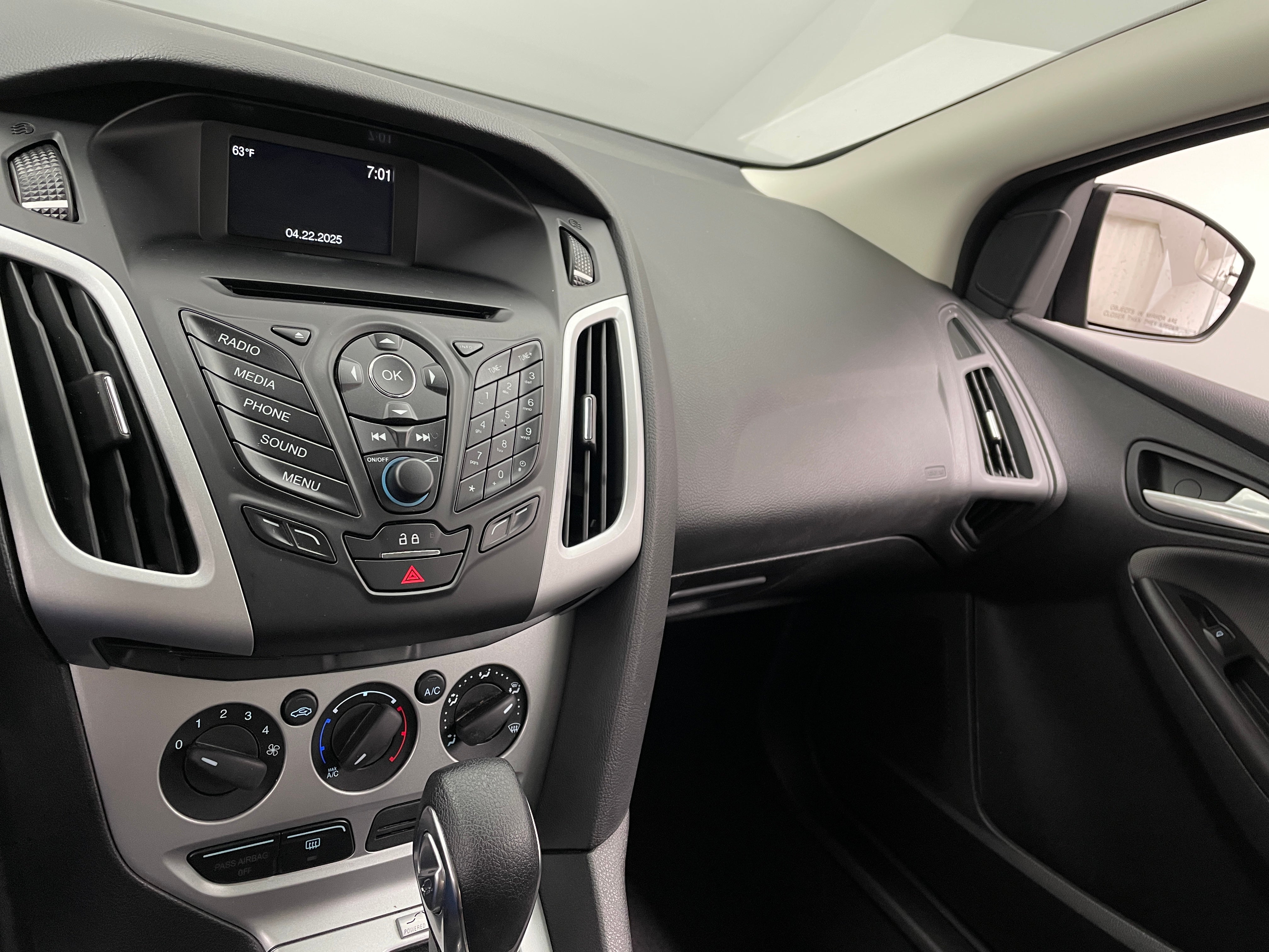 2014 Ford Focus SE 4