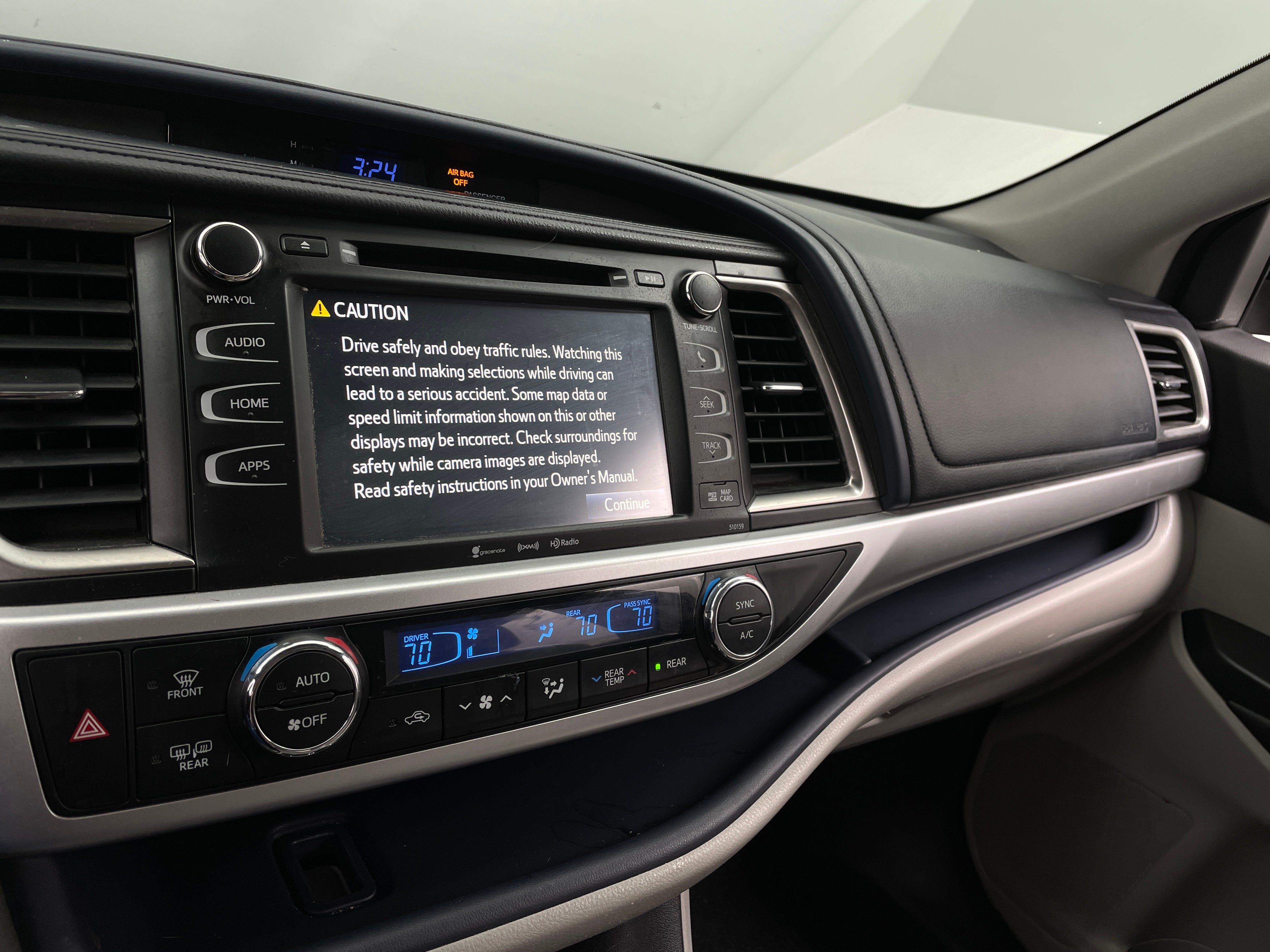 2016 Toyota Highlander XLE 3