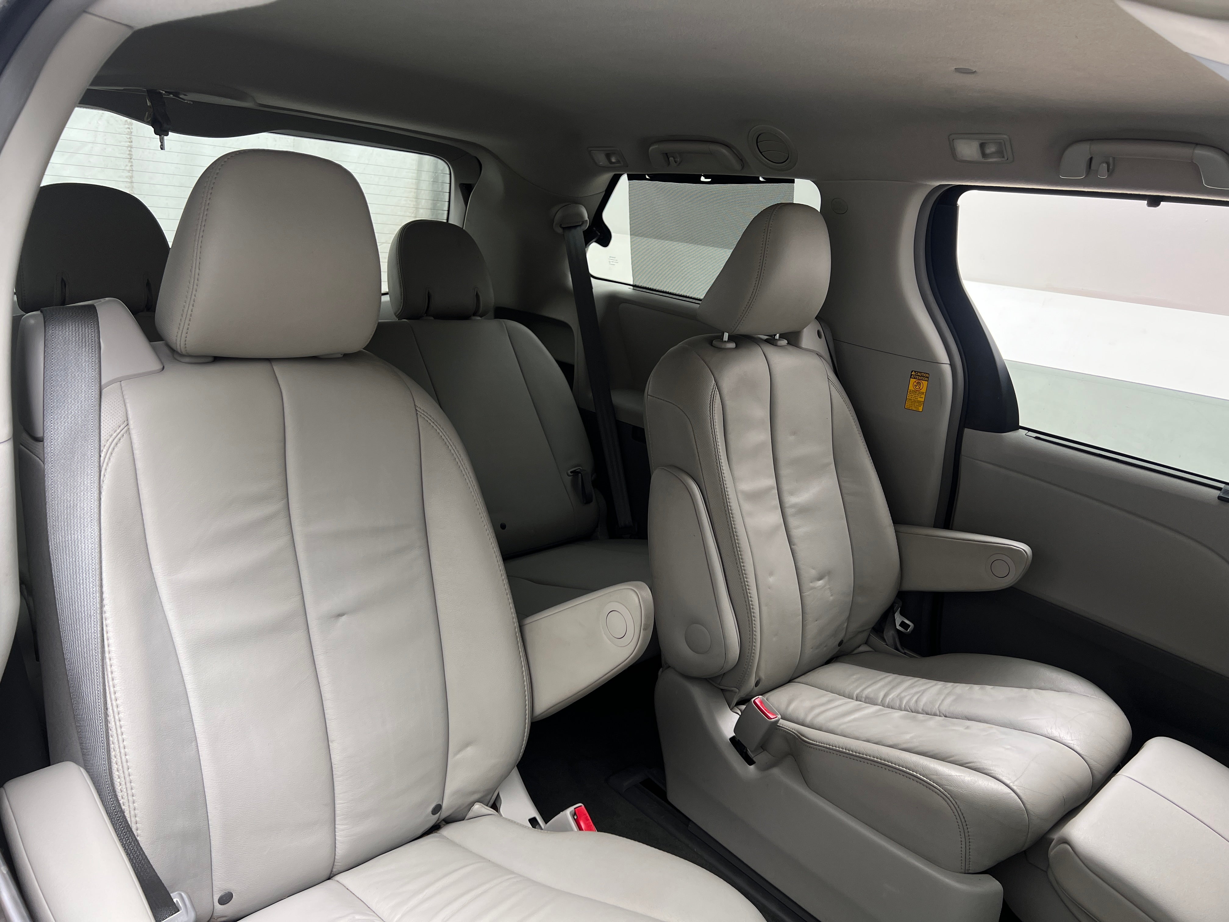 2014 Toyota Sienna XLE 5