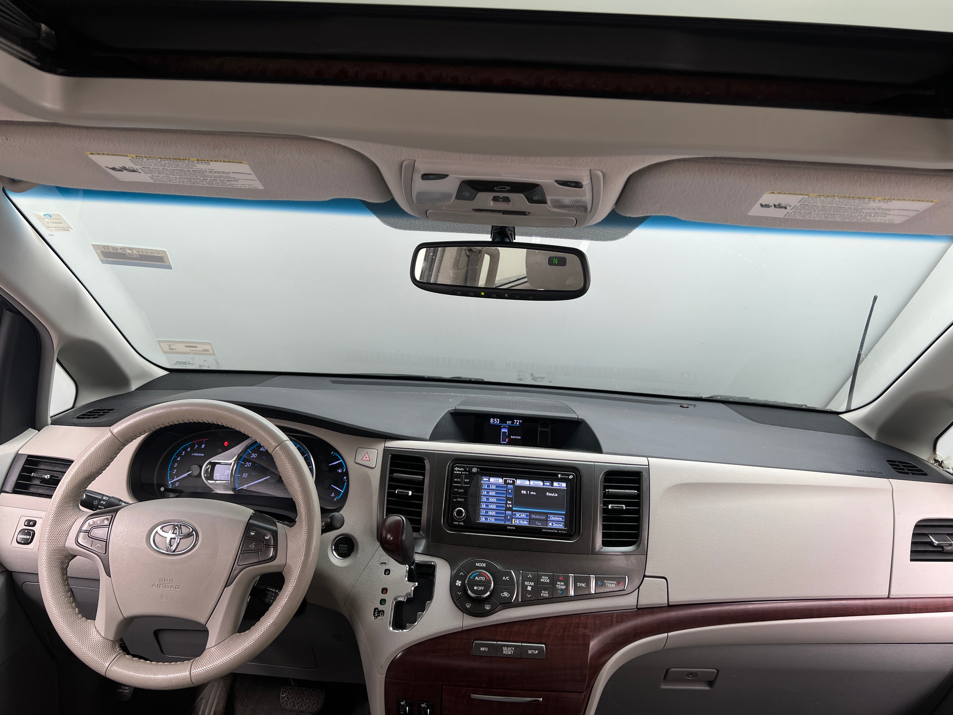 2014 Toyota Sienna XLE 2