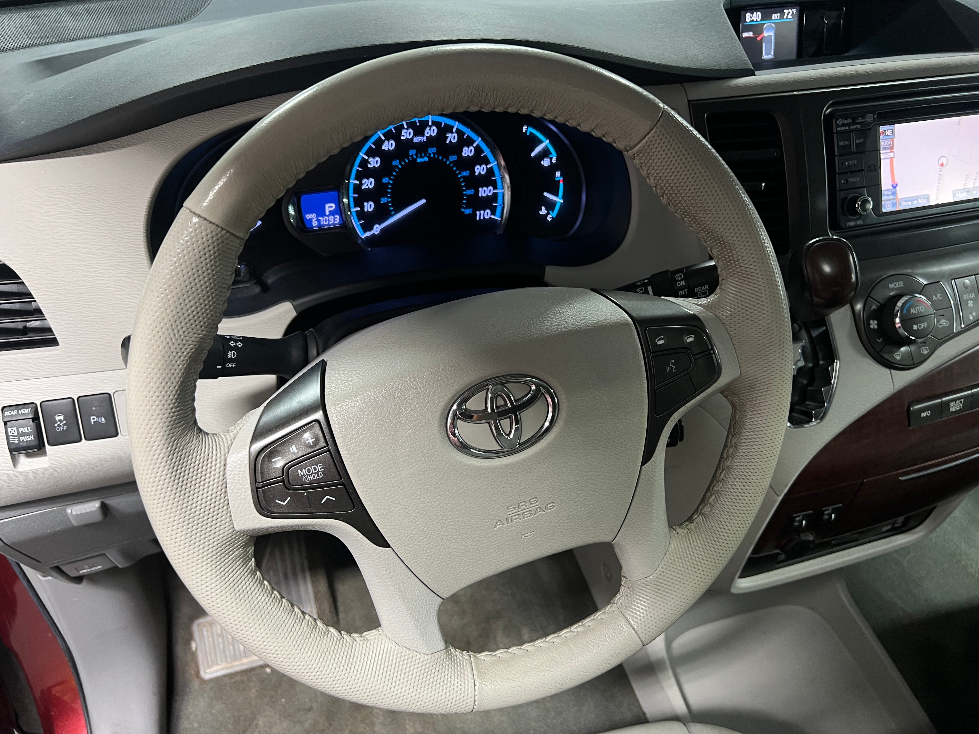 2014 Toyota Sienna XLE 4