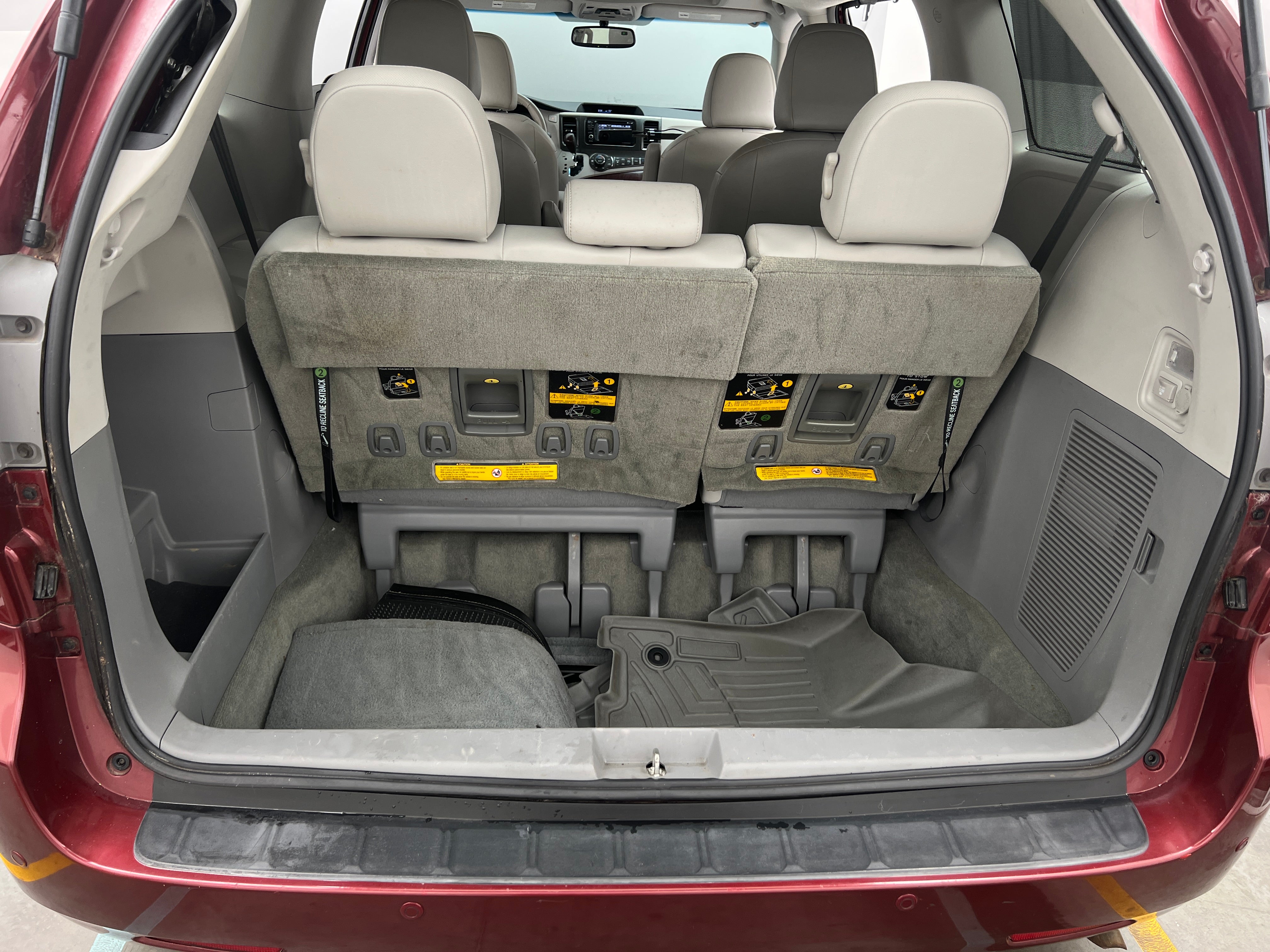 2014 Toyota Sienna XLE 6