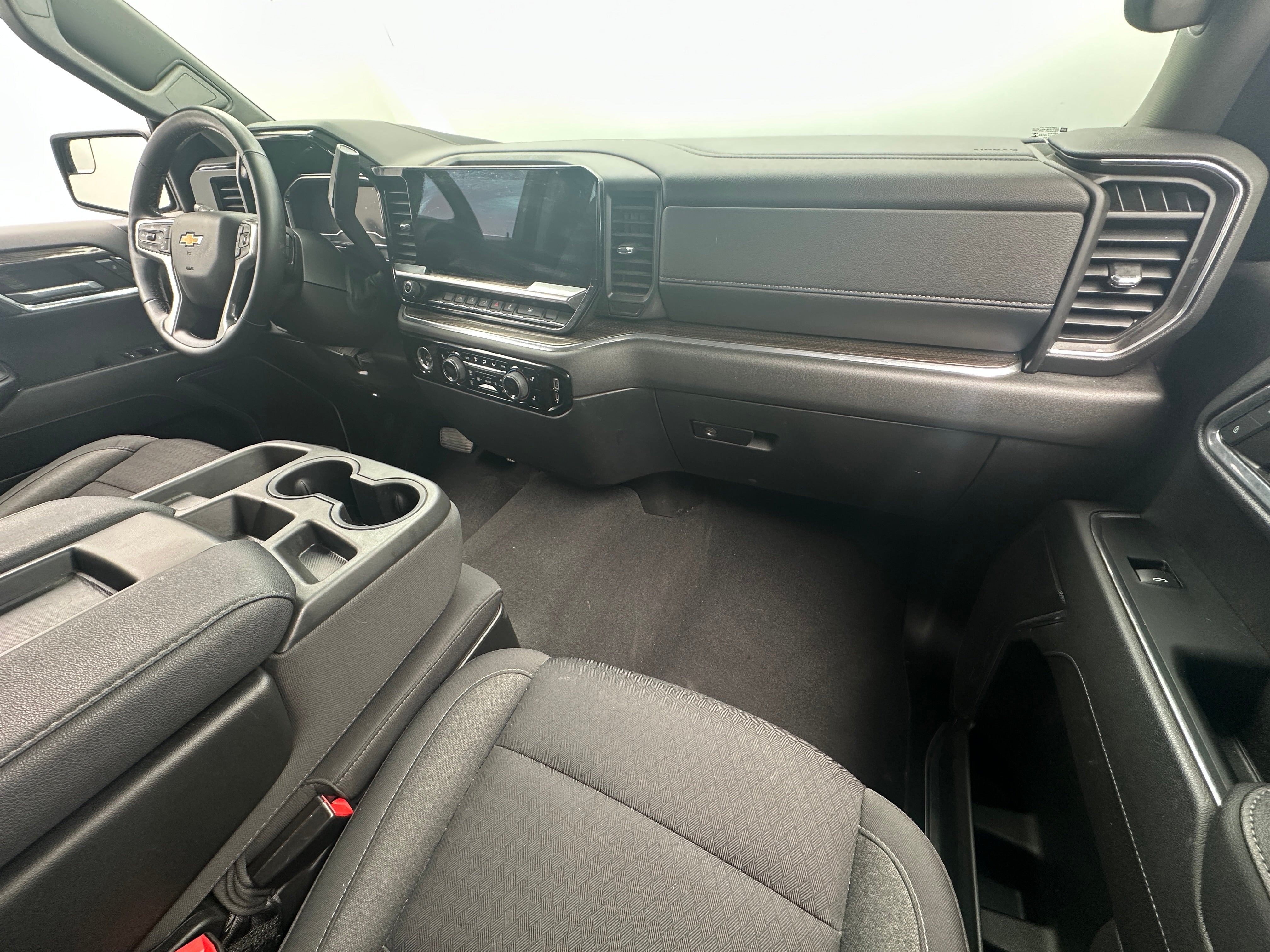 2023 Chevrolet Silverado 1500 LT 3