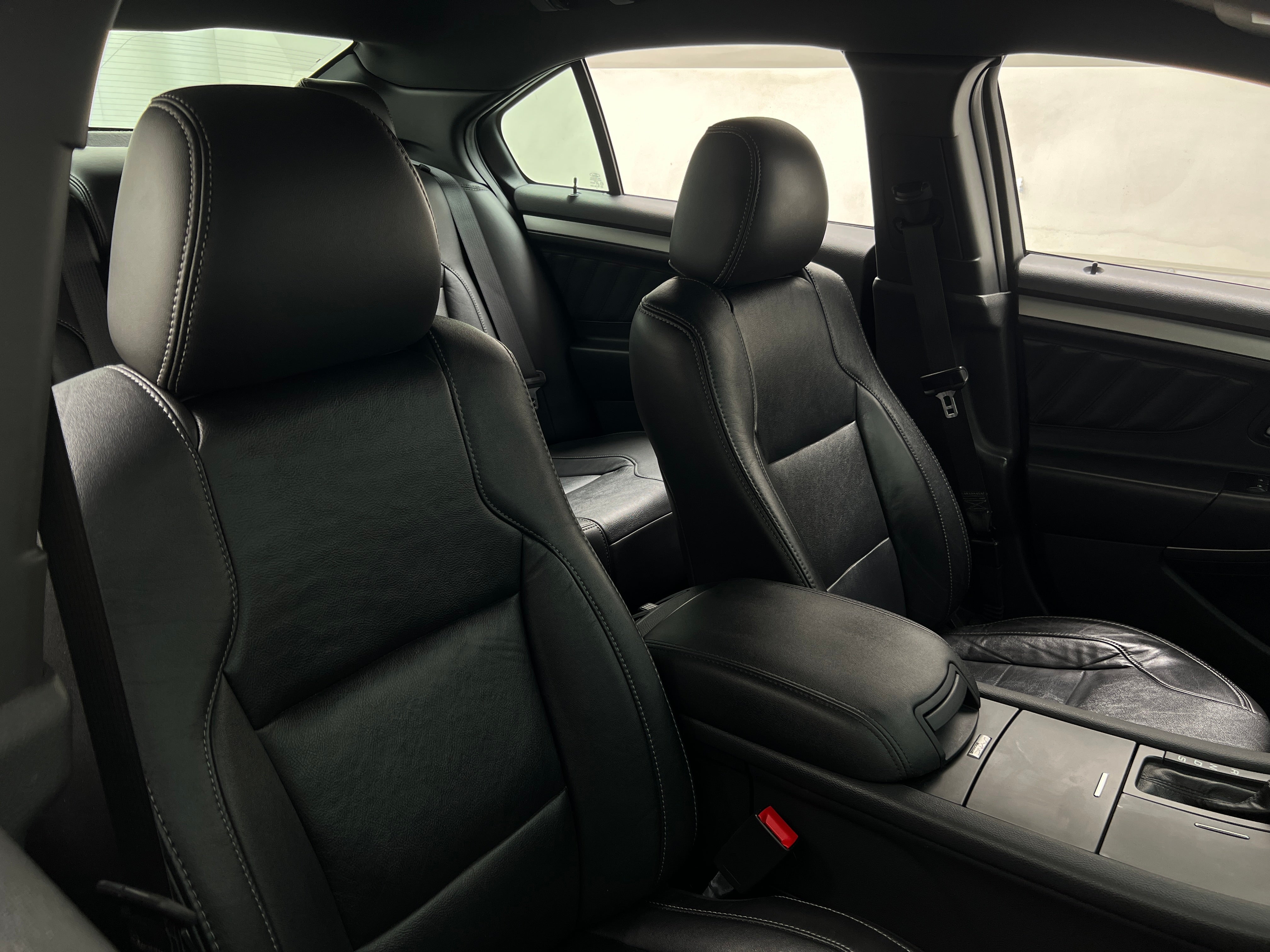 2014 Ford Taurus SEL 2