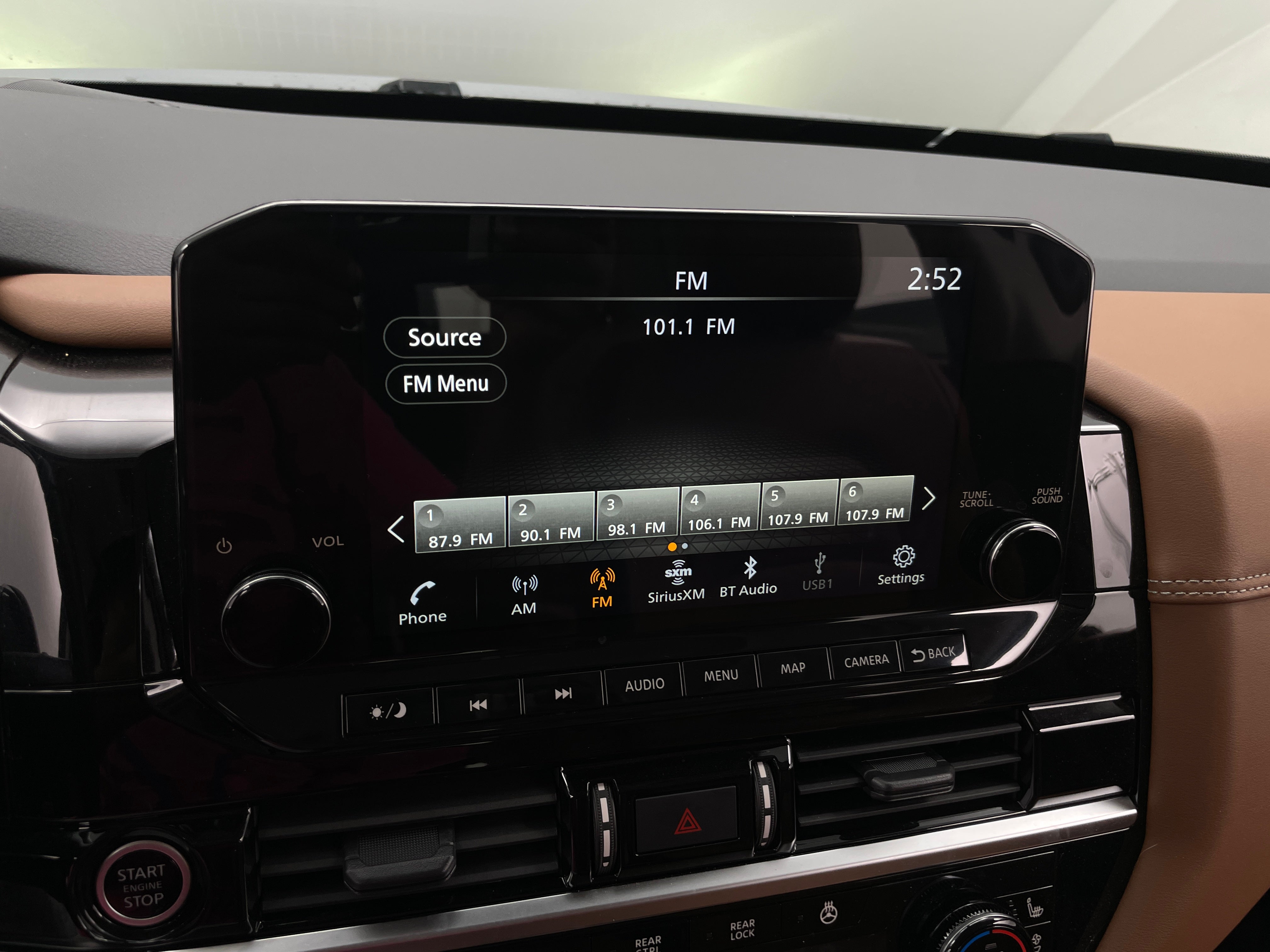 2023 Nissan Pathfinder Platinum 3
