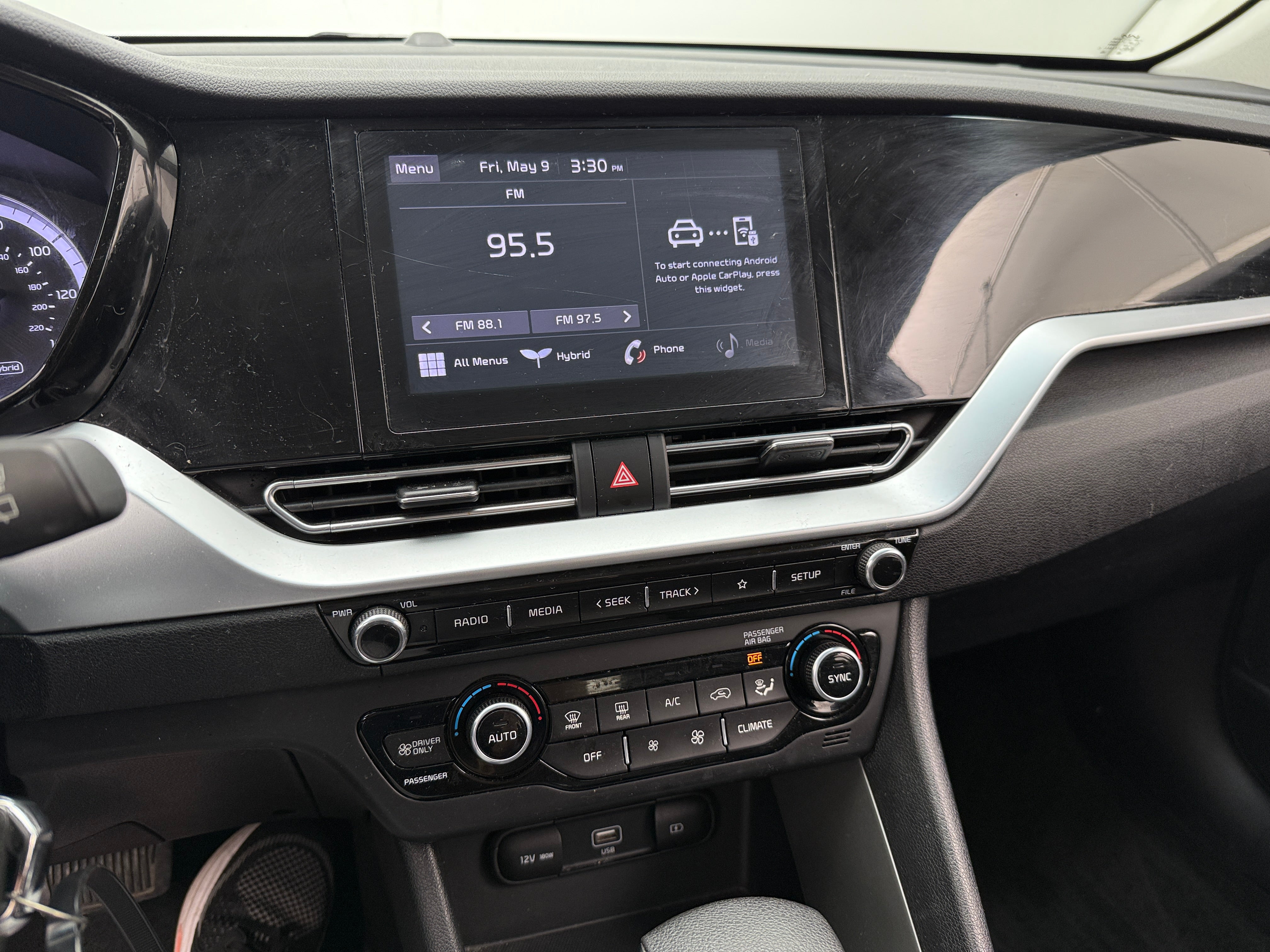 2022 Kia Niro LX 4