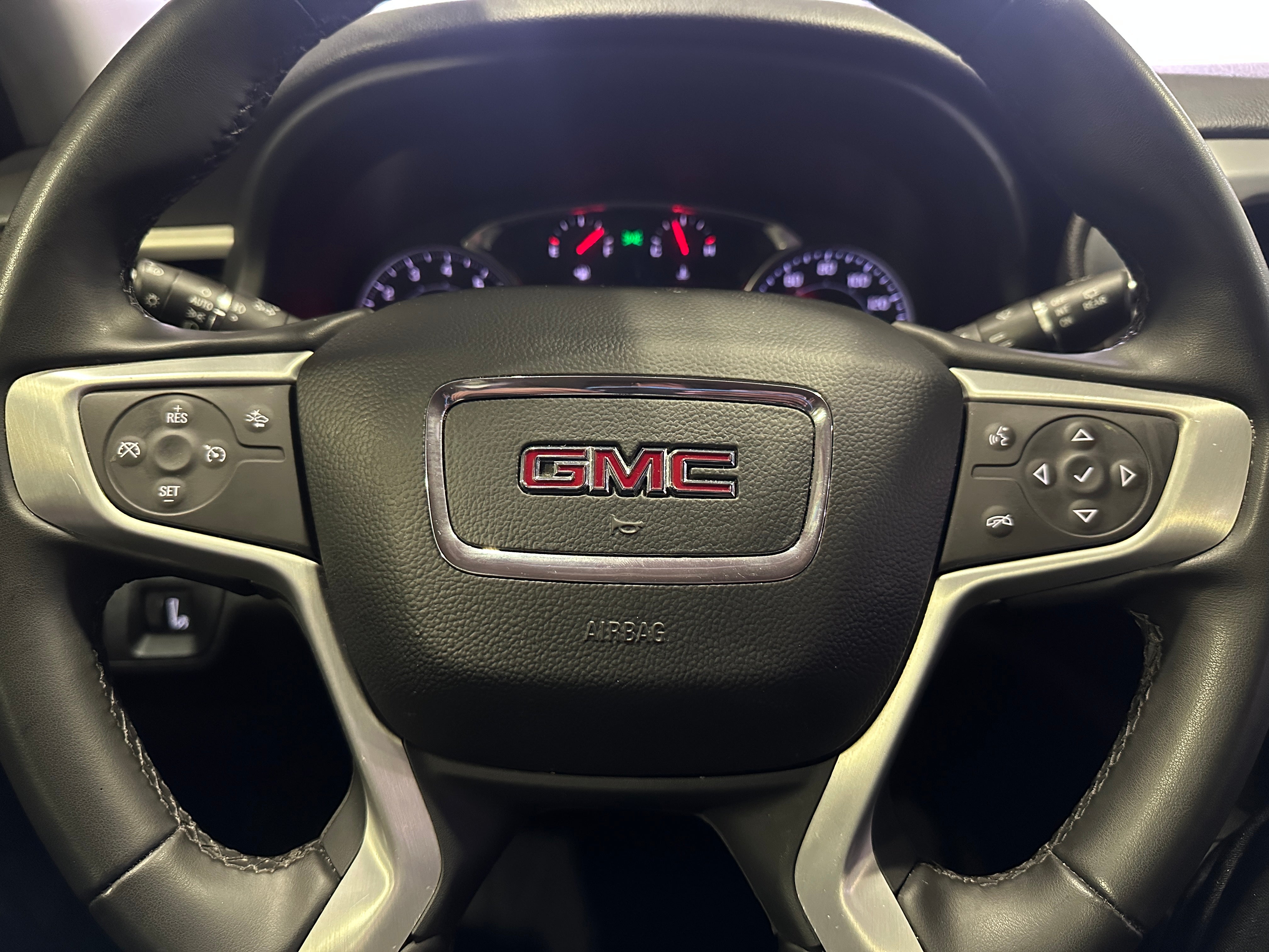 2023 GMC Acadia SLT 4