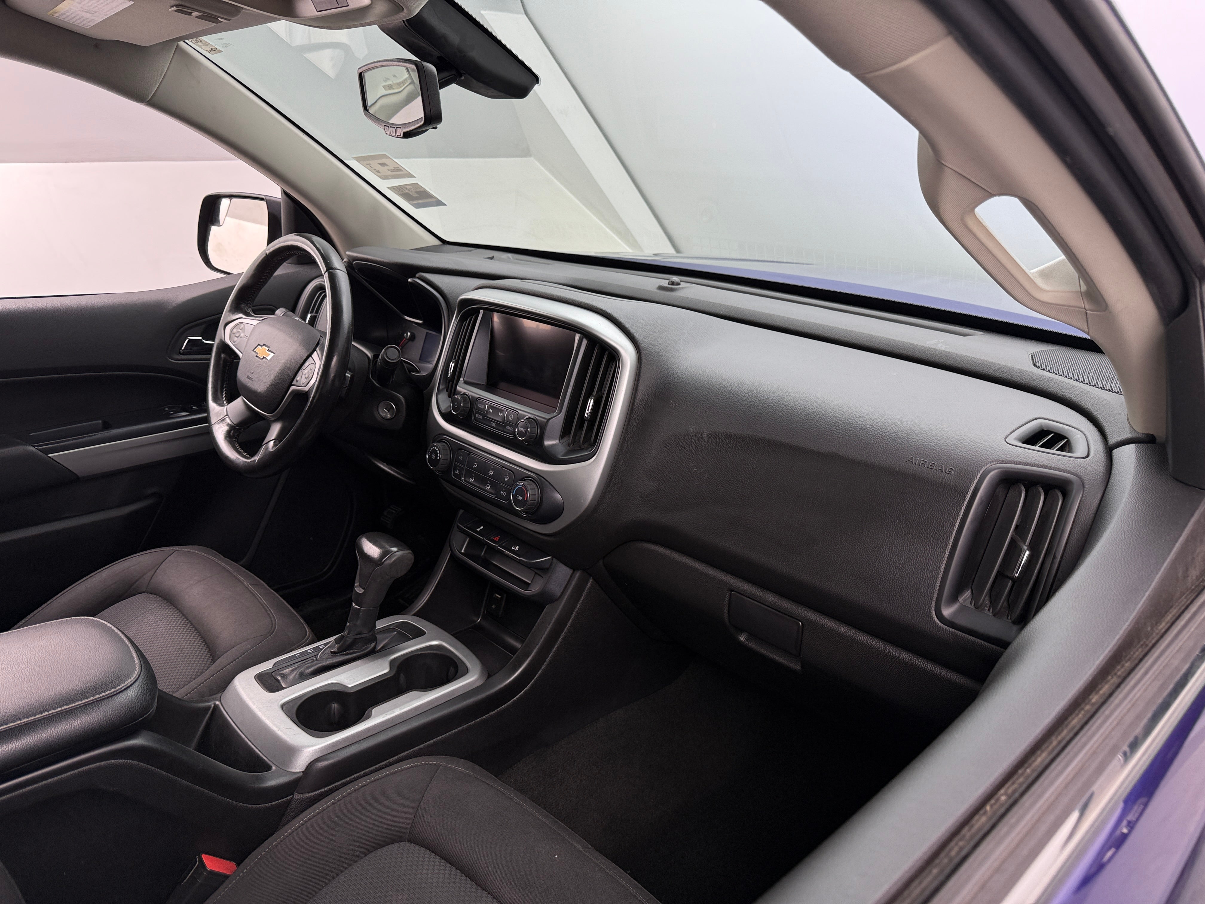 Thumbnail: 2017 Chevrolet Colorado - 3