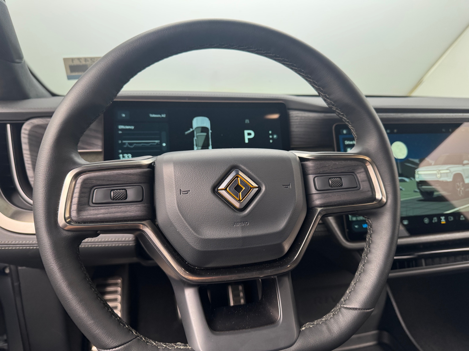 Thumbnail: 2024 Rivian R1S - 4