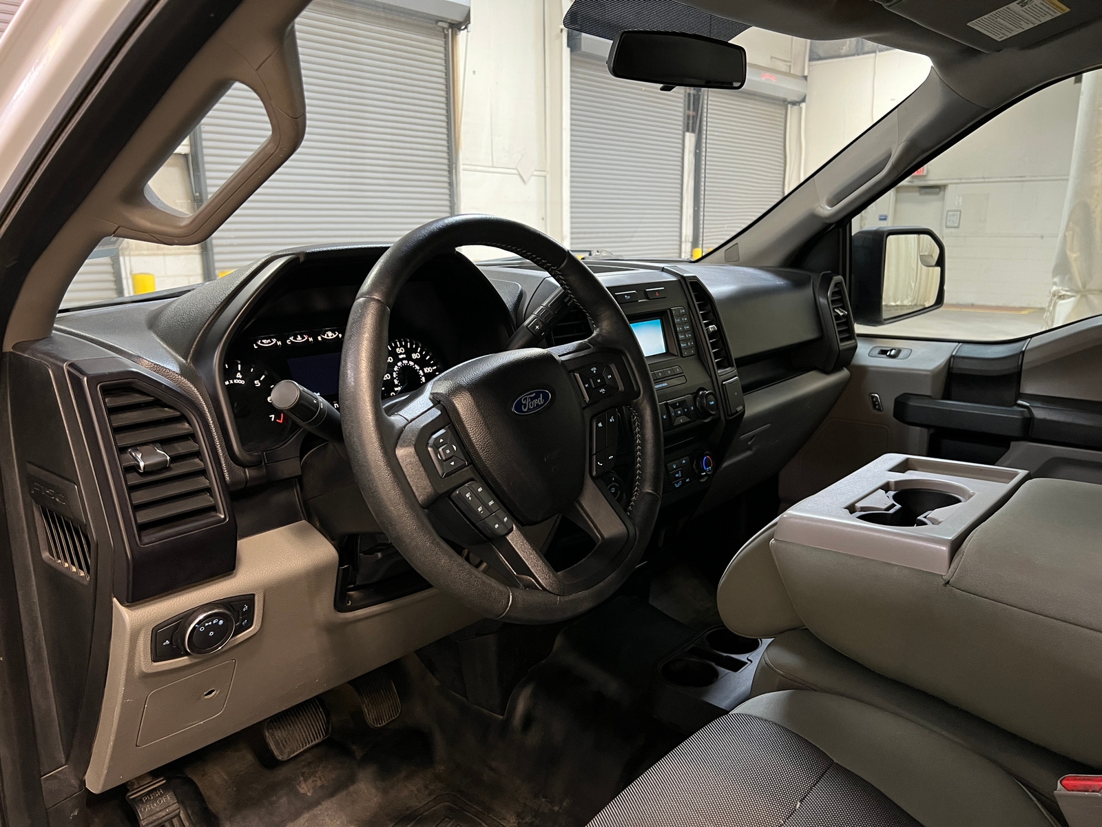 Thumbnail: 2017 Ford Econoline - 3