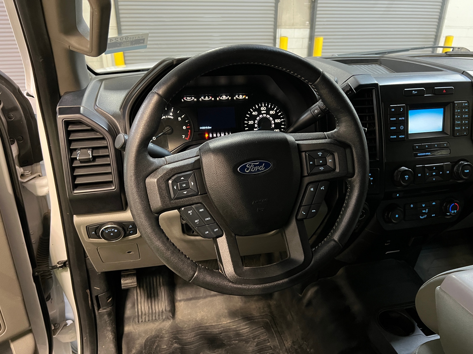 Thumbnail: 2017 Ford Econoline - 5