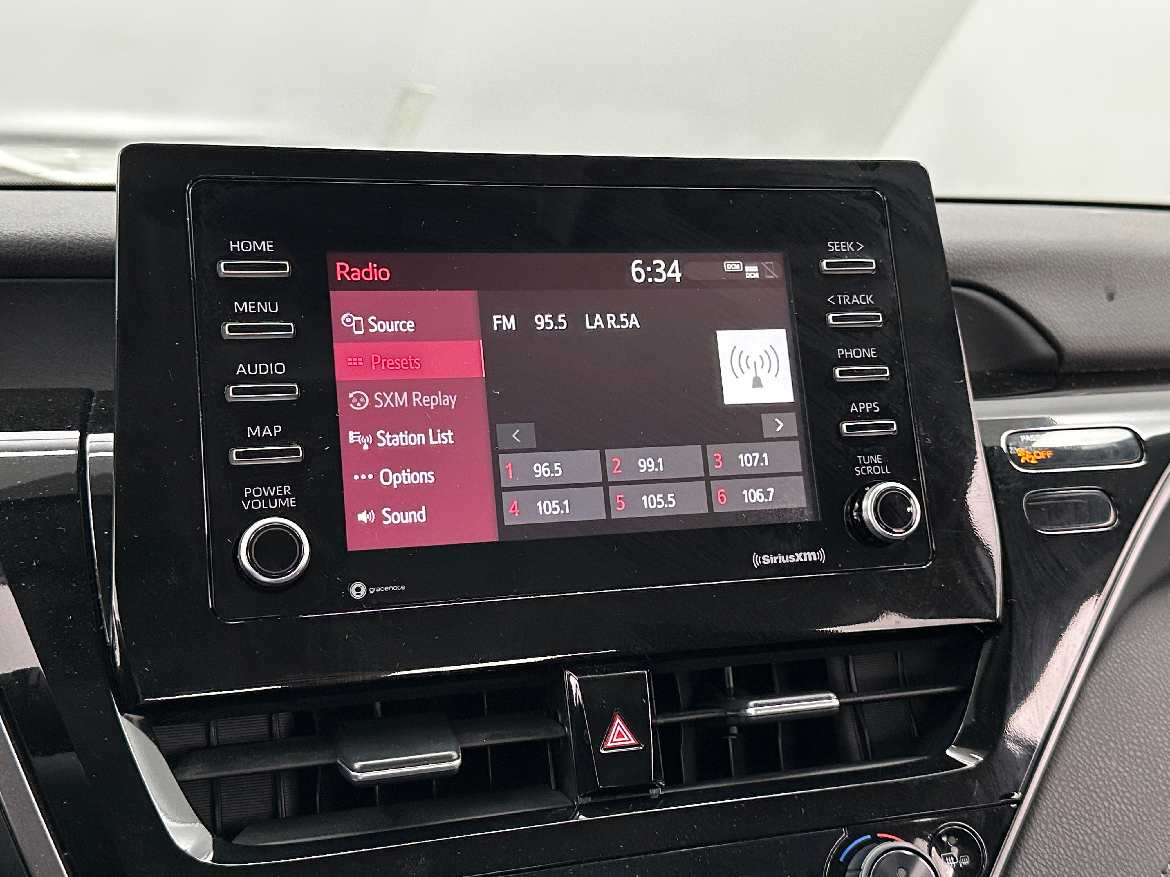 2023 Toyota Camry LE 4